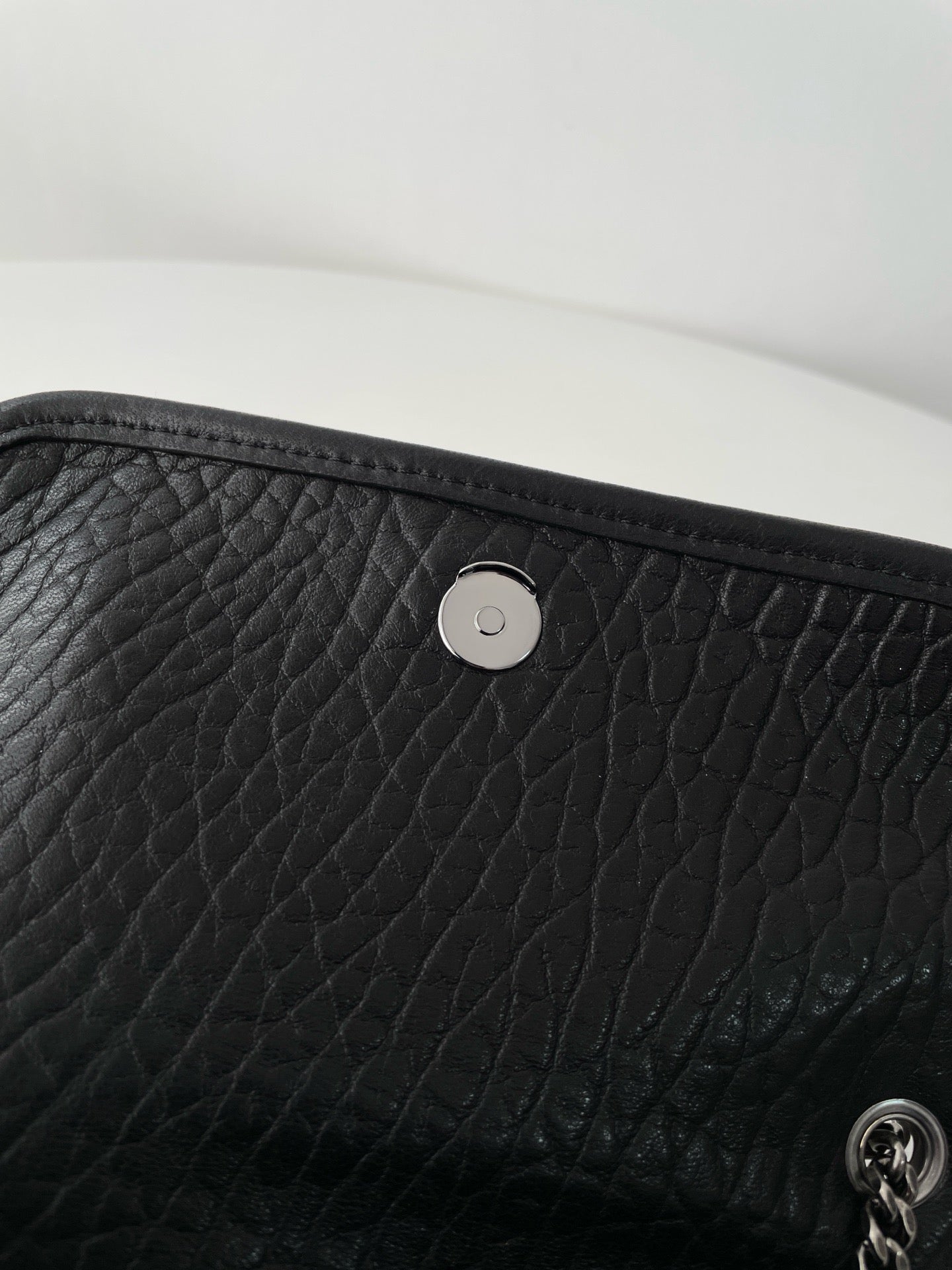 생로랑 니키백 그레인 램스킨 미니