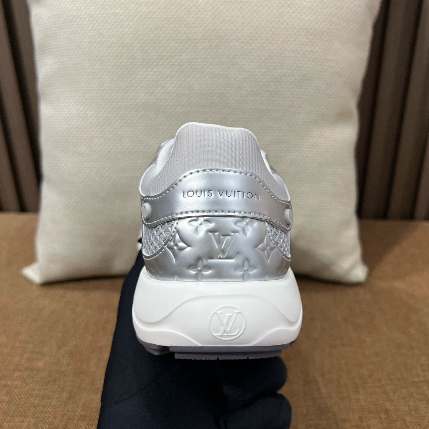 루이비통 LV 올림피아 스니커즈