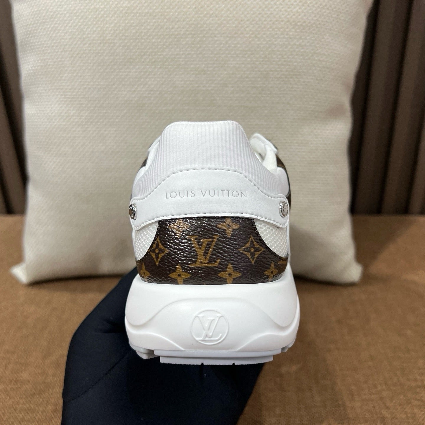 루이비통 LV 올림피아 스니커즈