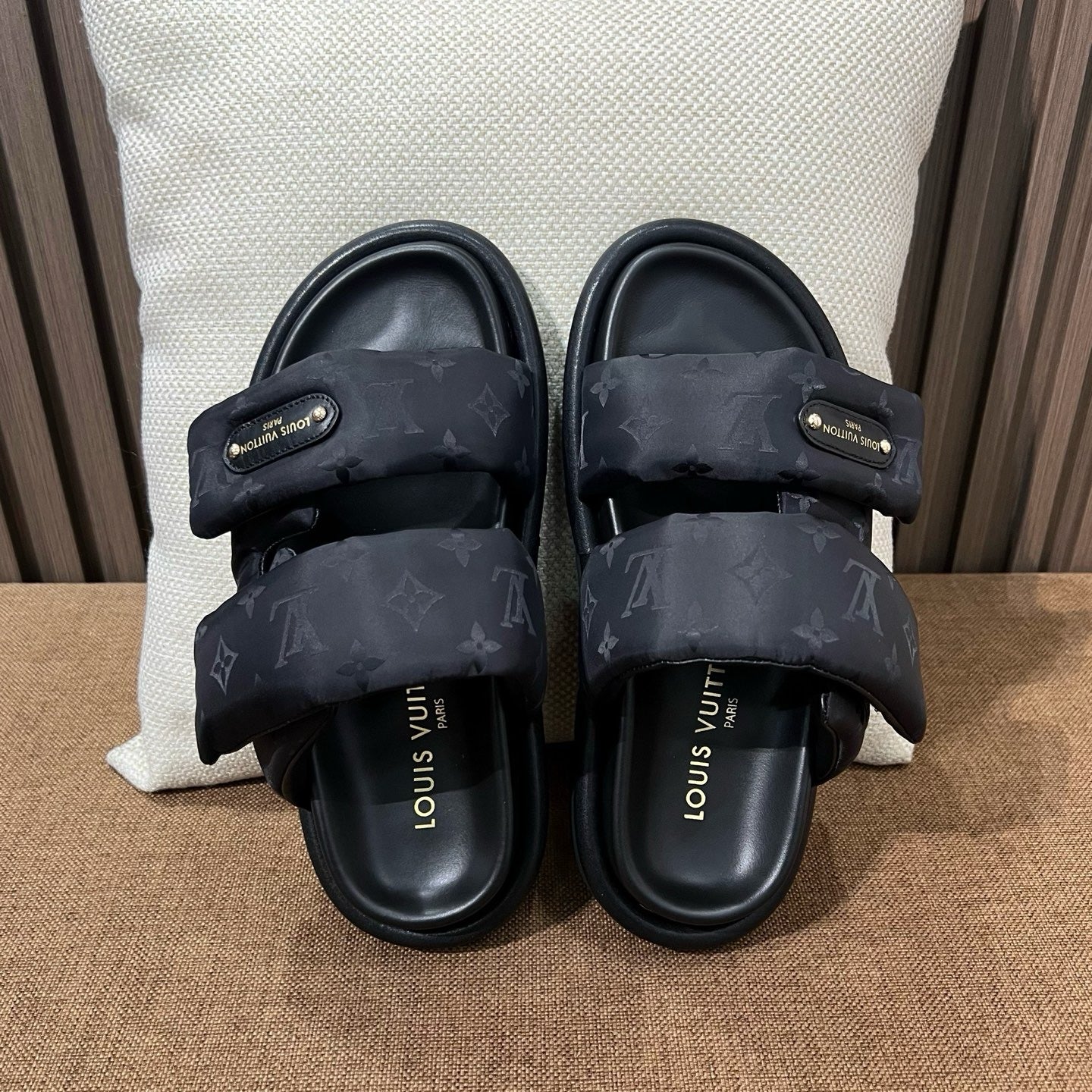 루이비통 풀 필로우 컴포트 뮬