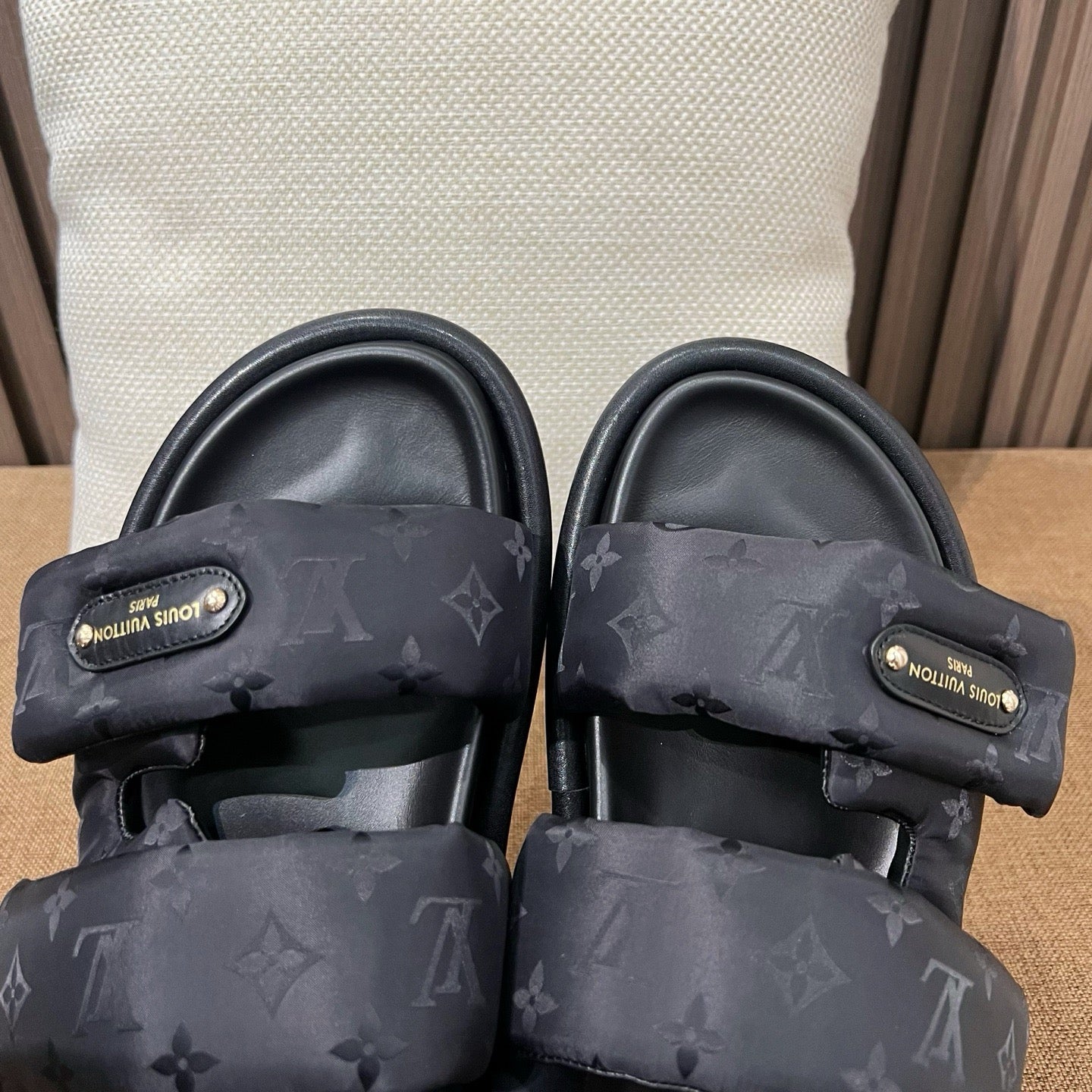 루이비통 풀 필로우 컴포트 뮬