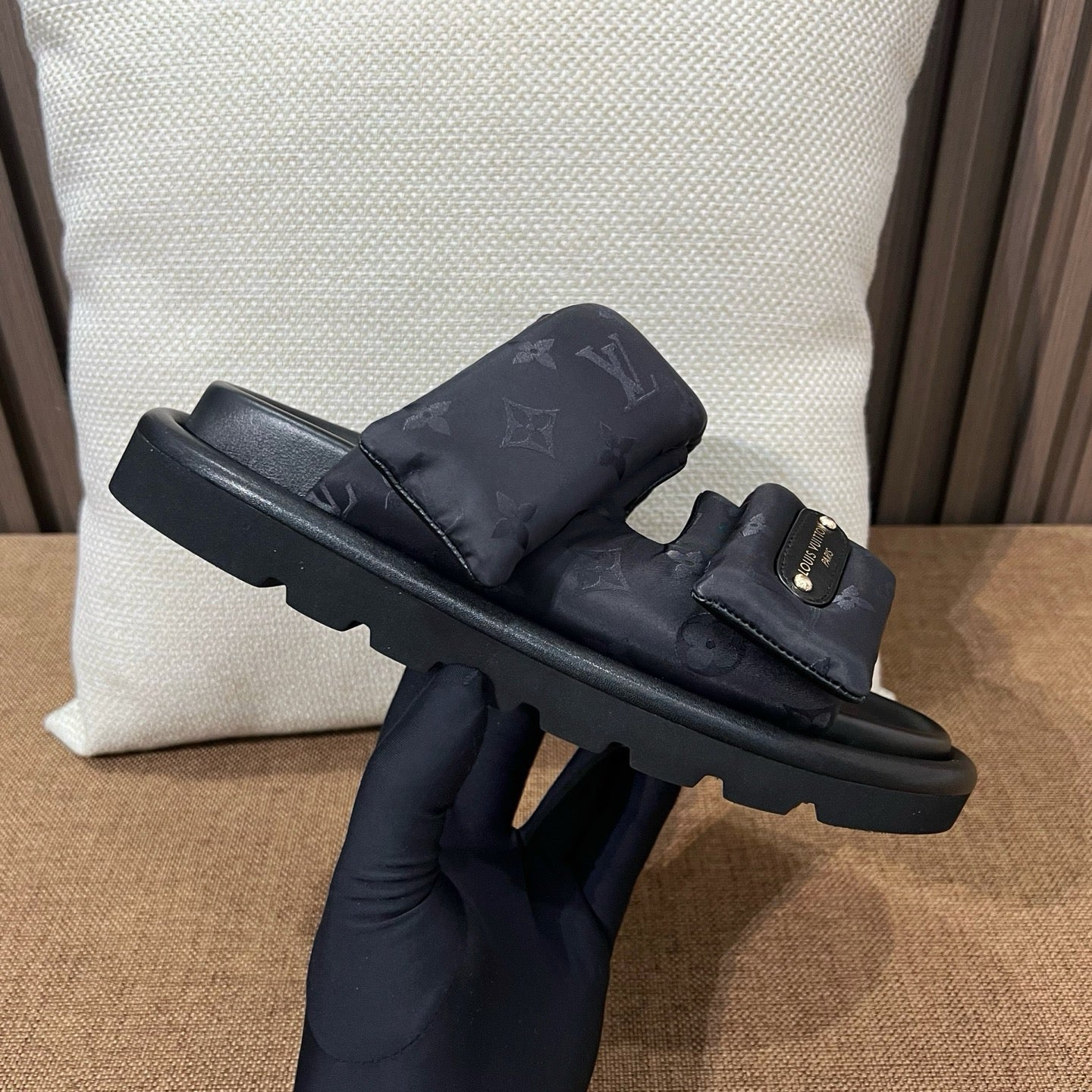 루이비통 풀 필로우 컴포트 뮬