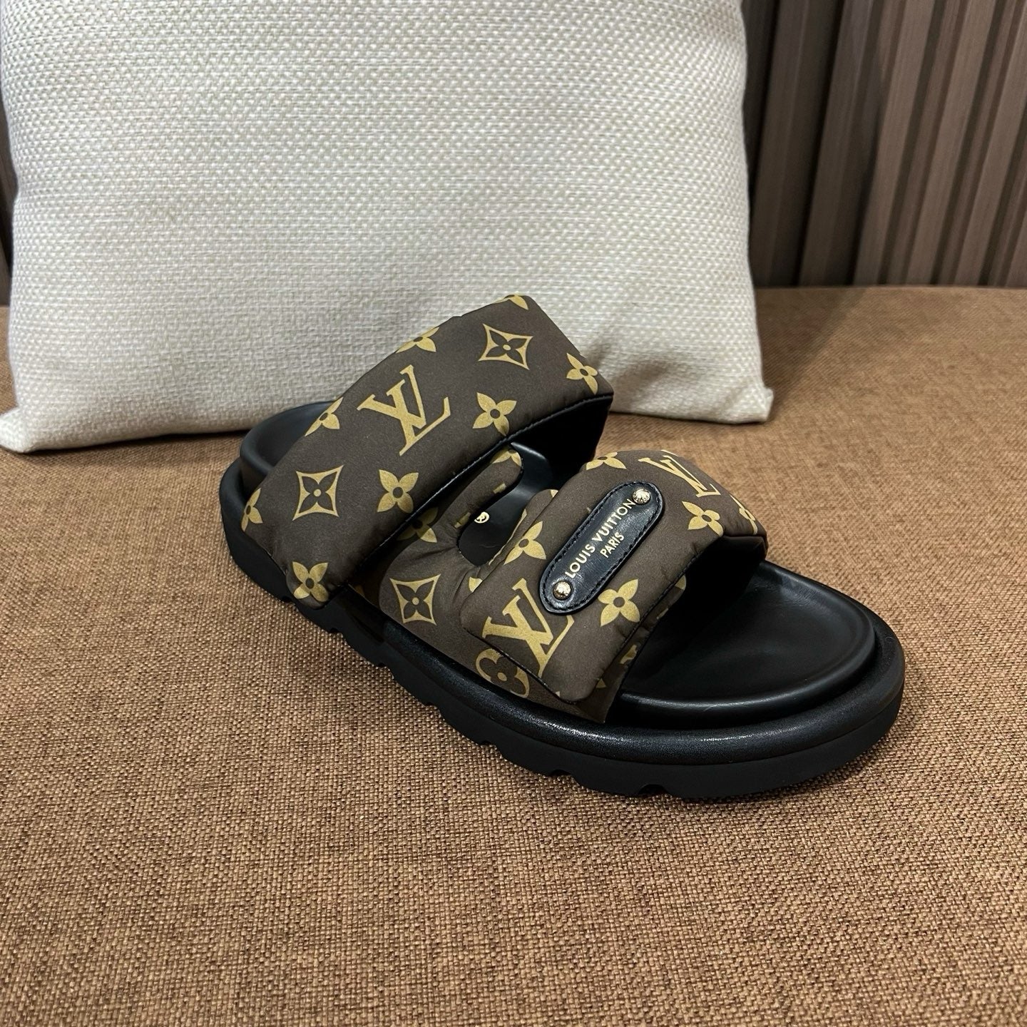 루이비통 풀 필로우 컴포트 뮬