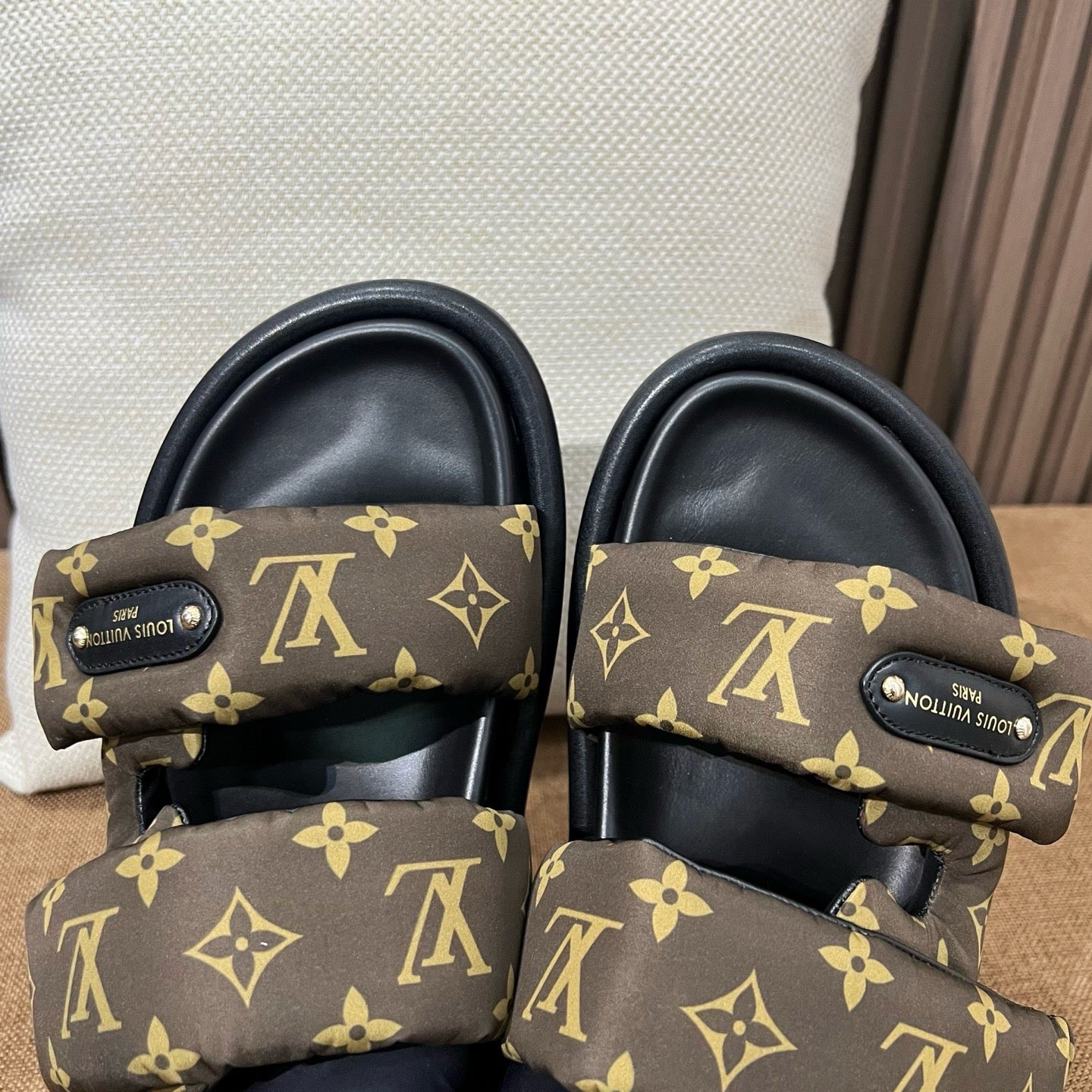 루이비통 풀 필로우 컴포트 뮬