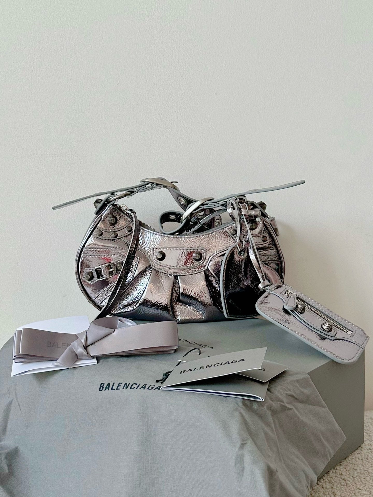 발렌시아가 르 카골 숄더백 XS