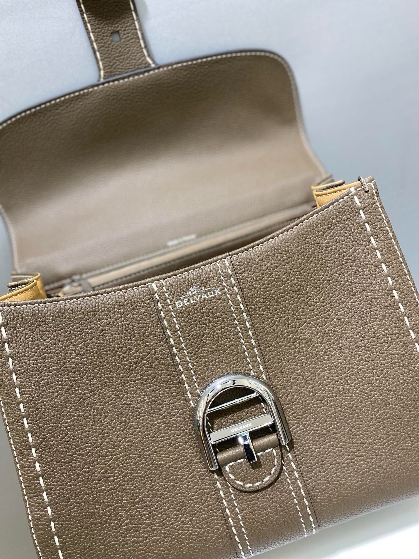 델보 브리앙 MM 로데오 스티치