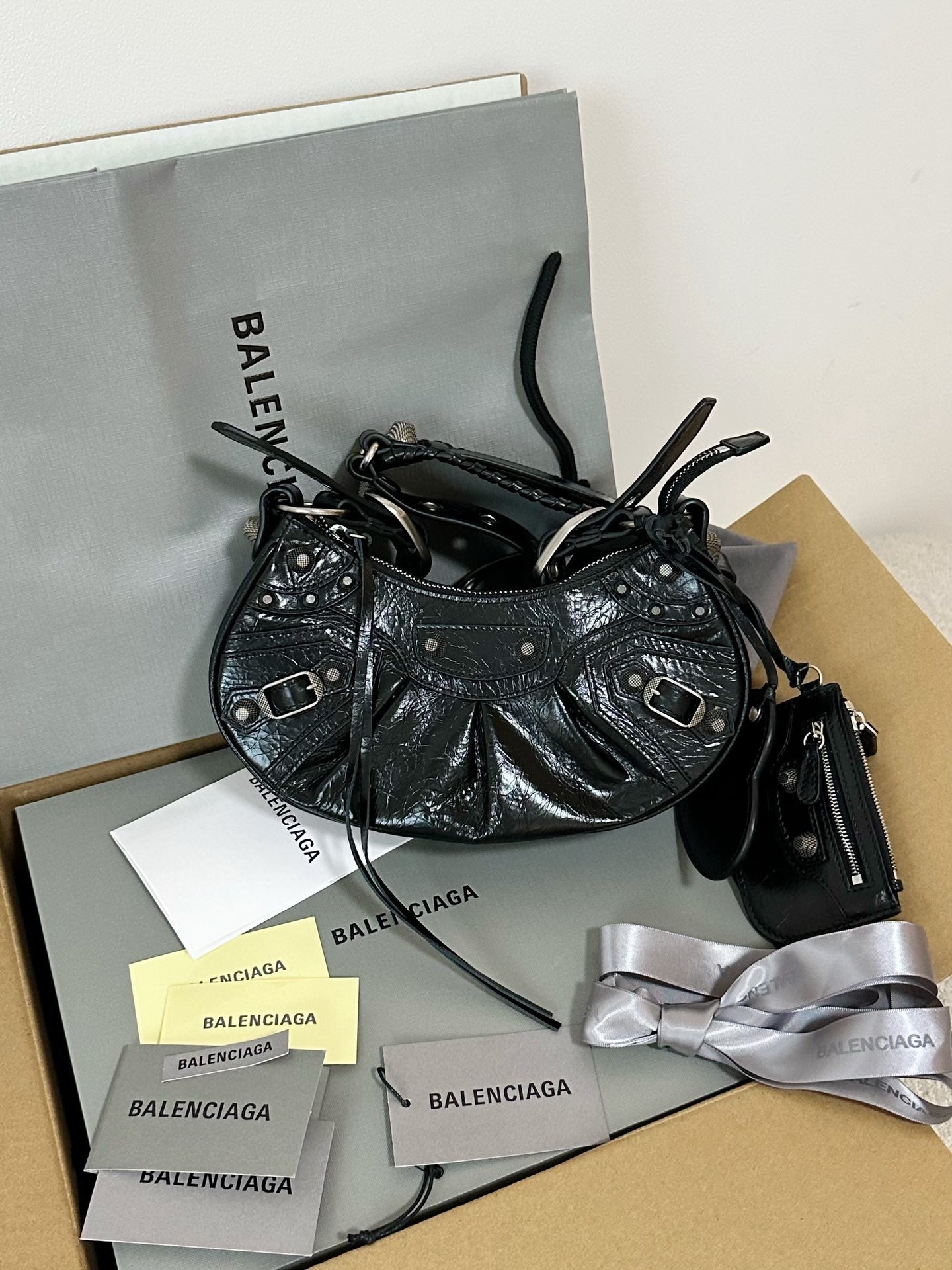 발렌시아가 르 카골 숄더백 XS