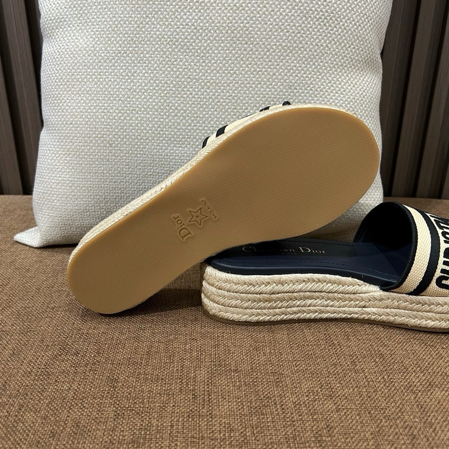 디올 디웨이 플랫폼 뮬