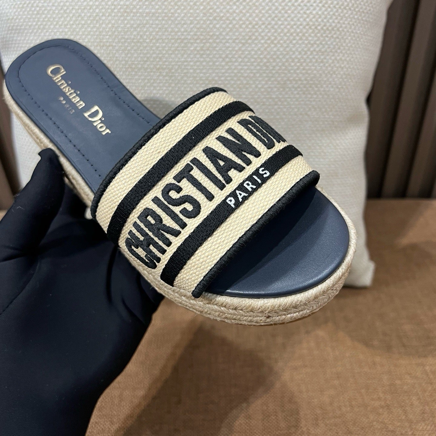 디올 디웨이 플랫폼 뮬