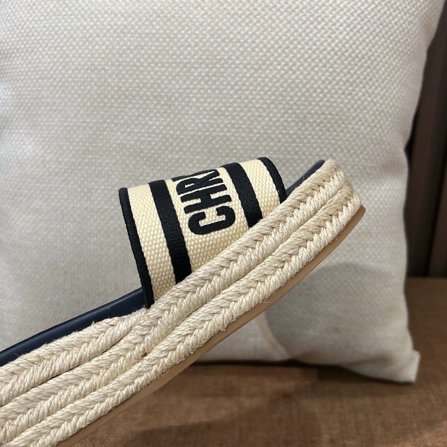 디올 디웨이 플랫폼 뮬