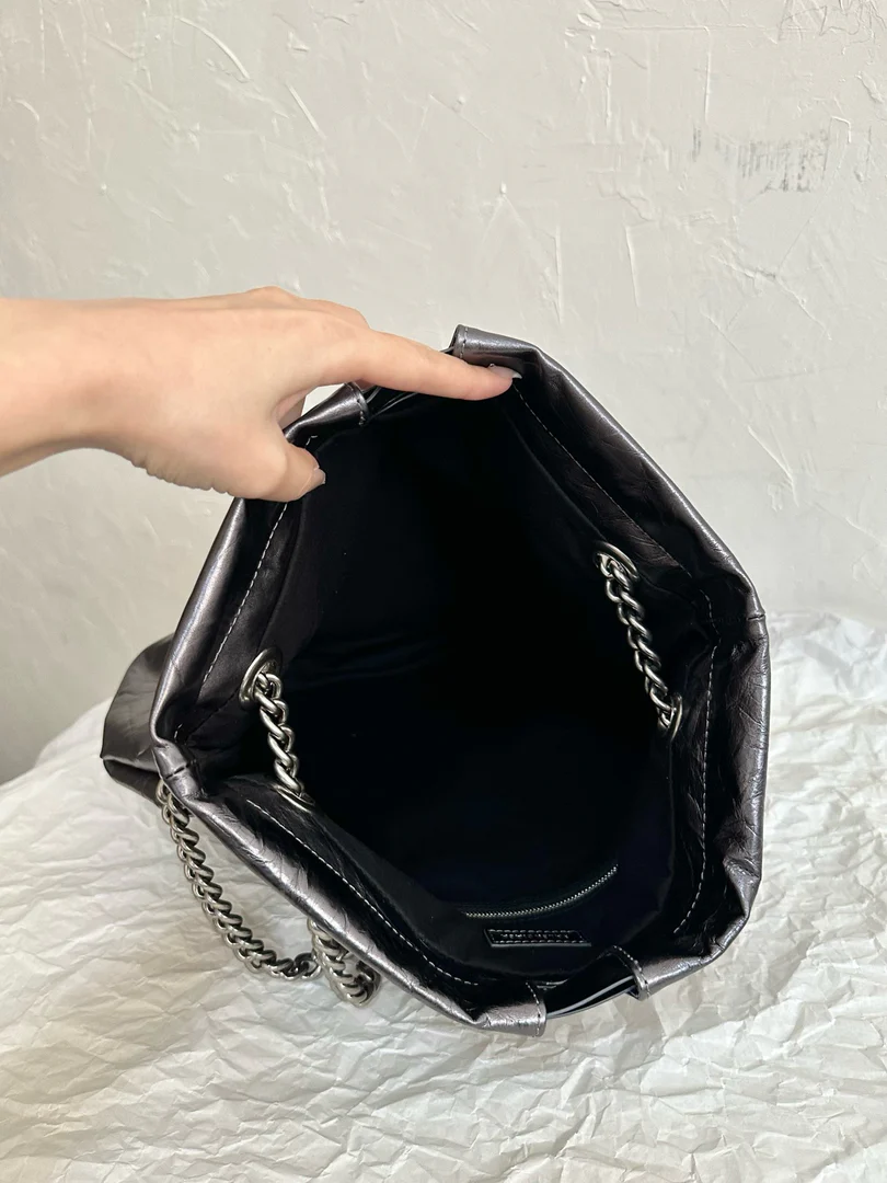 발렌시아가 크러쉬 토트백 미디움