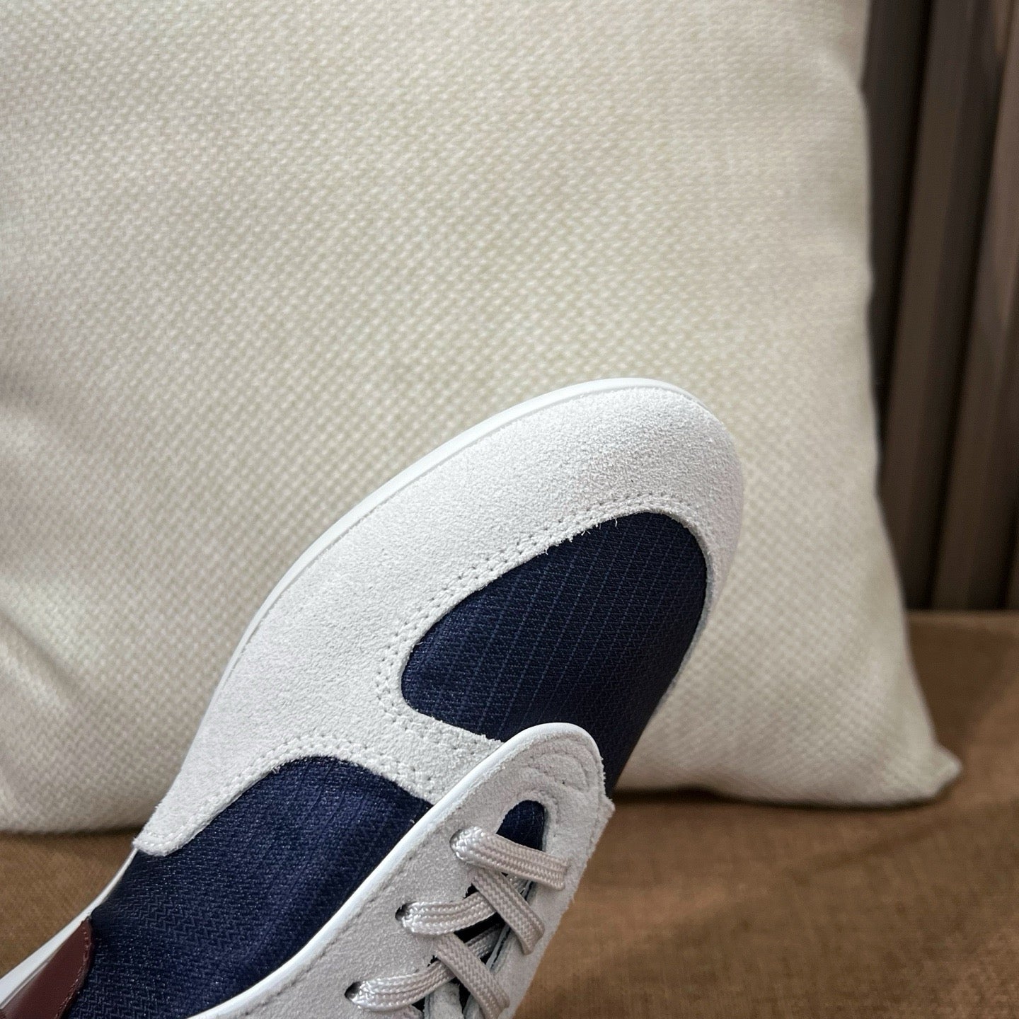 미우미우 김나지움 스웨이드 스니커즈