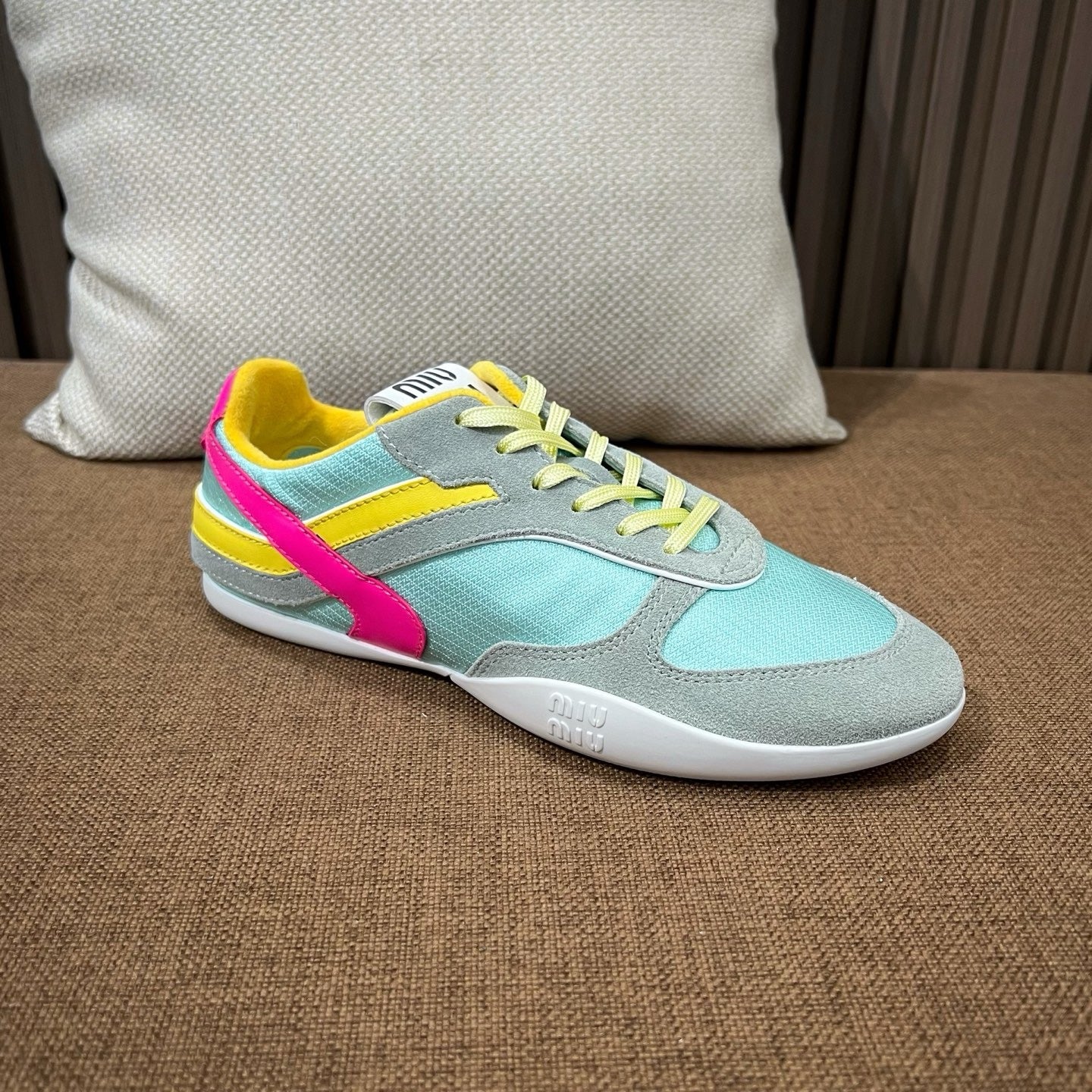 미우미우 김나지움 스웨이드 스니커즈