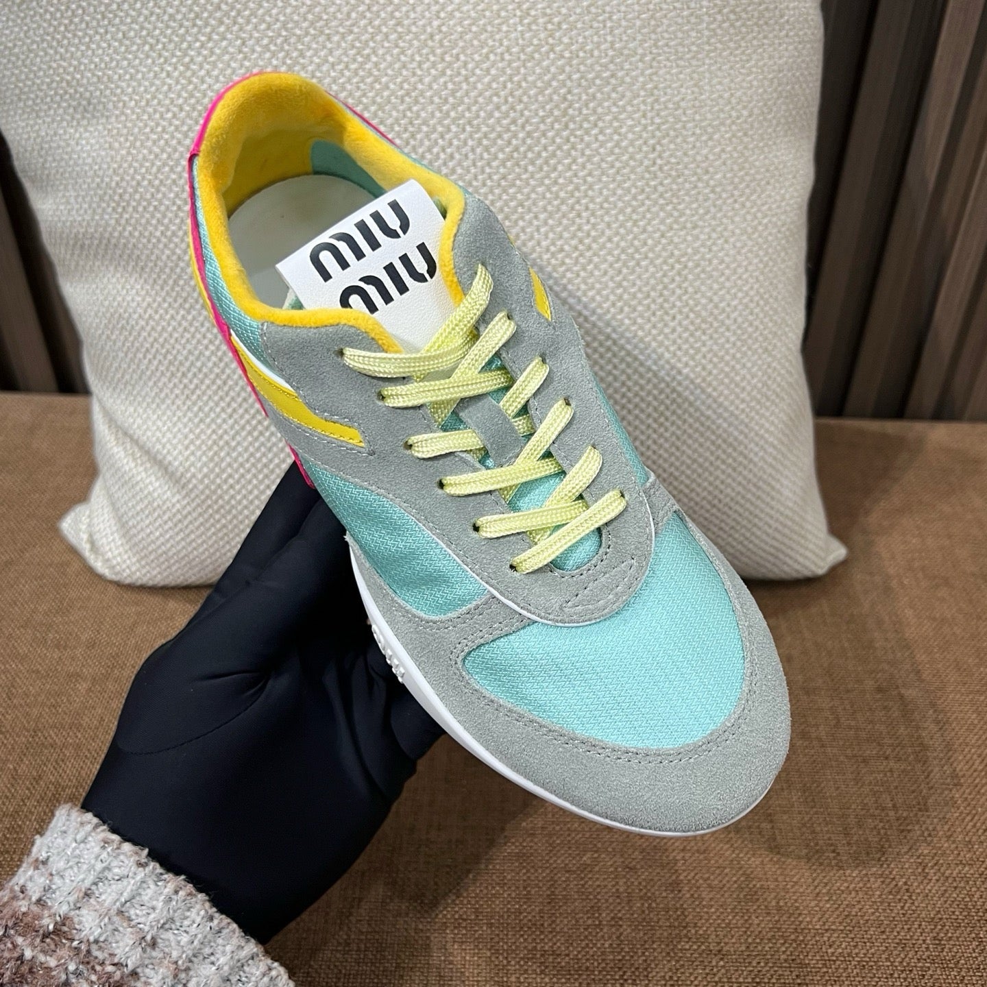 미우미우 김나지움 스웨이드 스니커즈