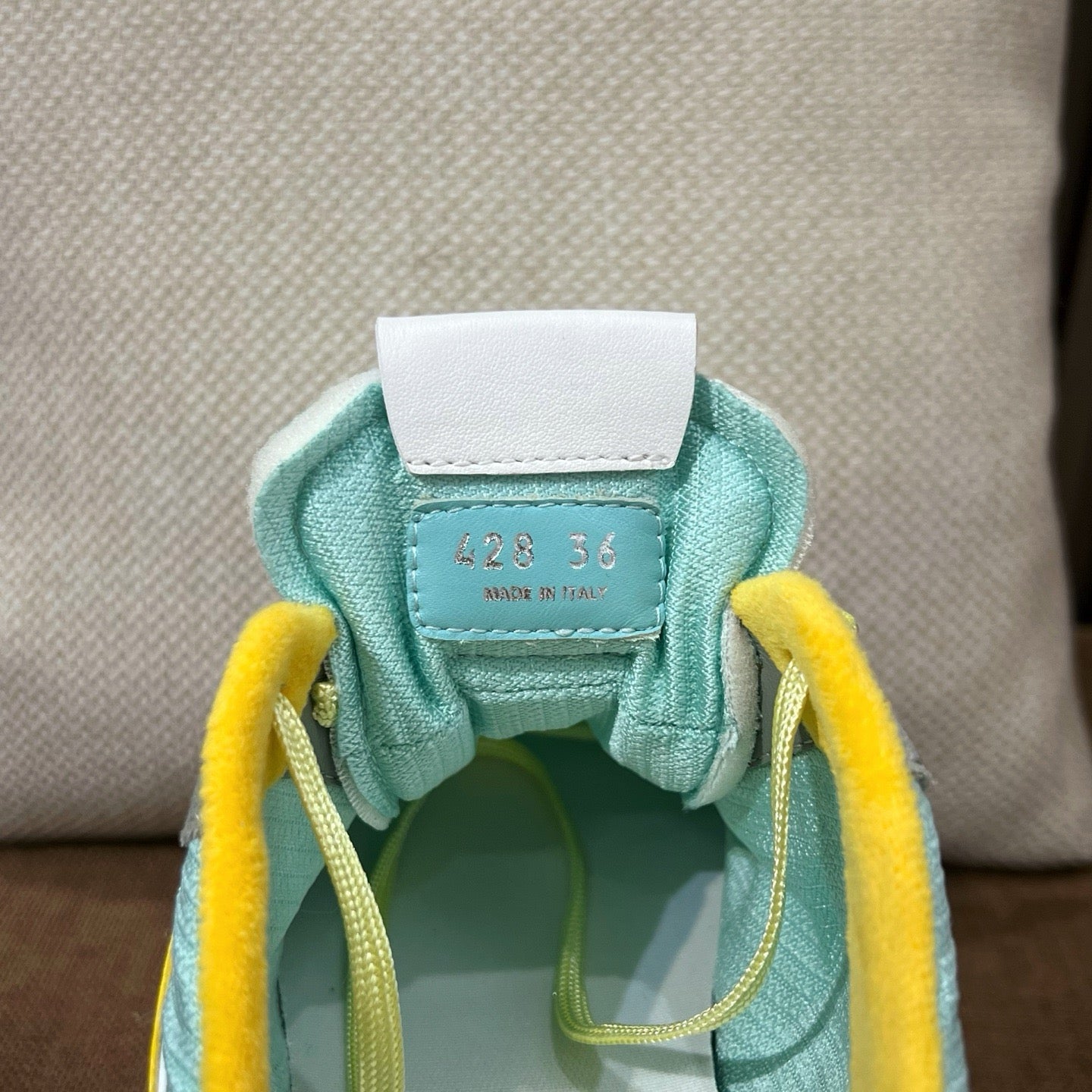 미우미우 김나지움 스웨이드 스니커즈