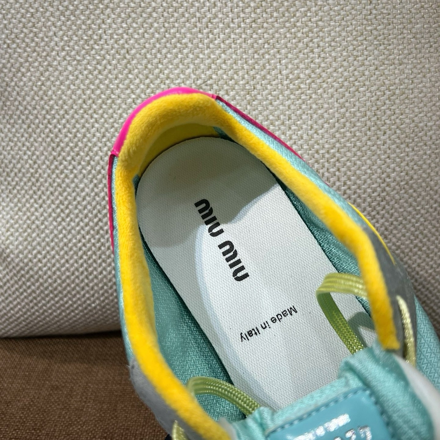 미우미우 김나지움 스웨이드 스니커즈