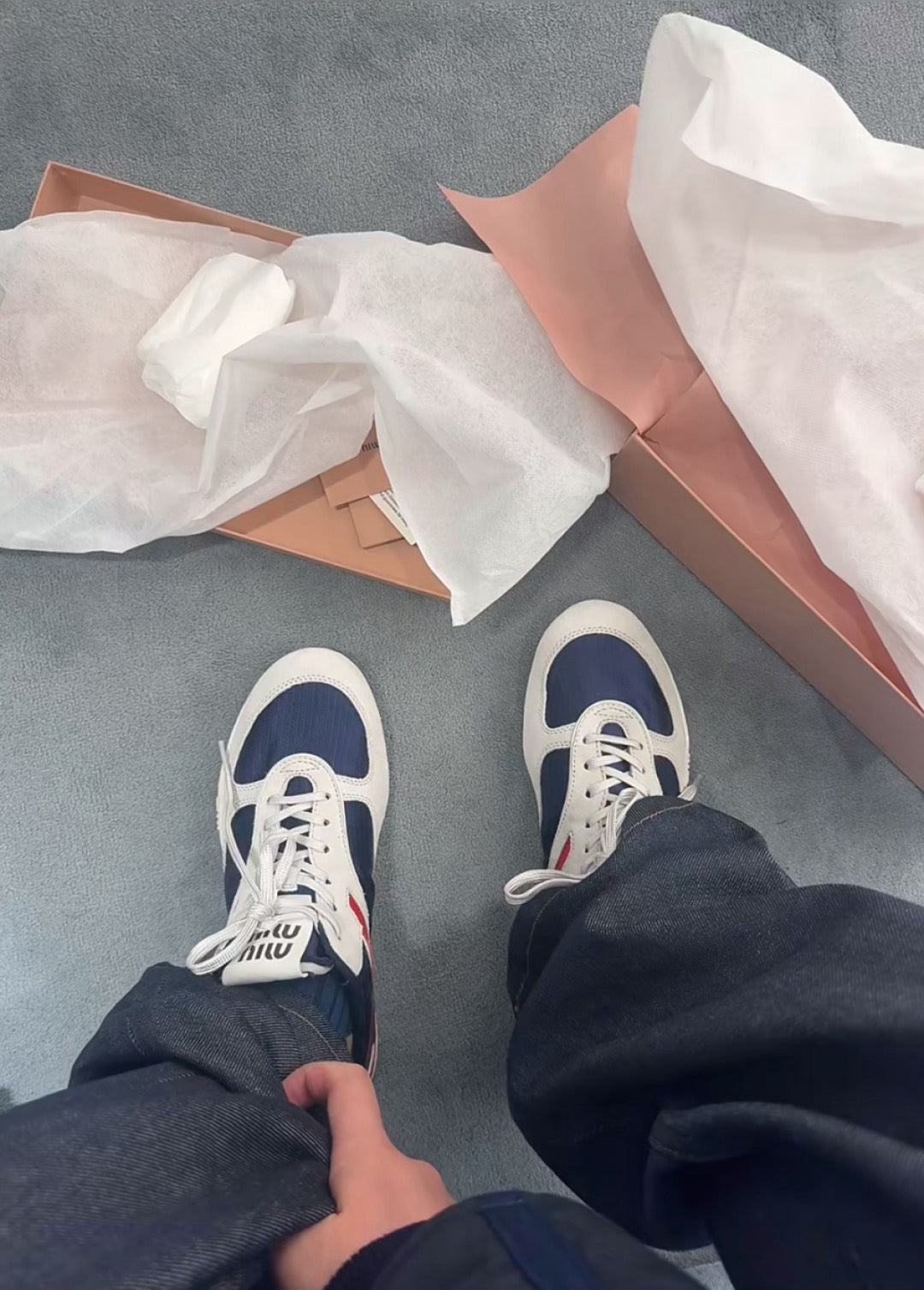 미우미우 김나지움 스웨이드 스니커즈