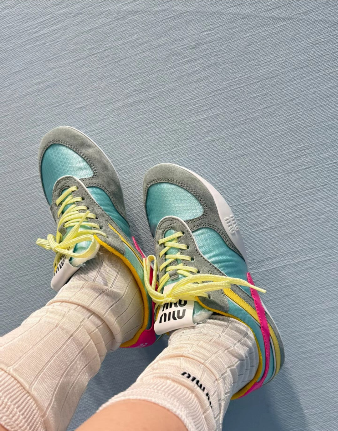 미우미우 김나지움 스웨이드 스니커즈