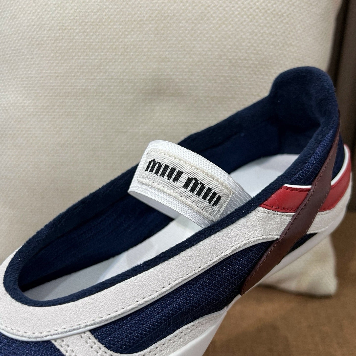 미우미우 김나지움 테크니컬 발레리나