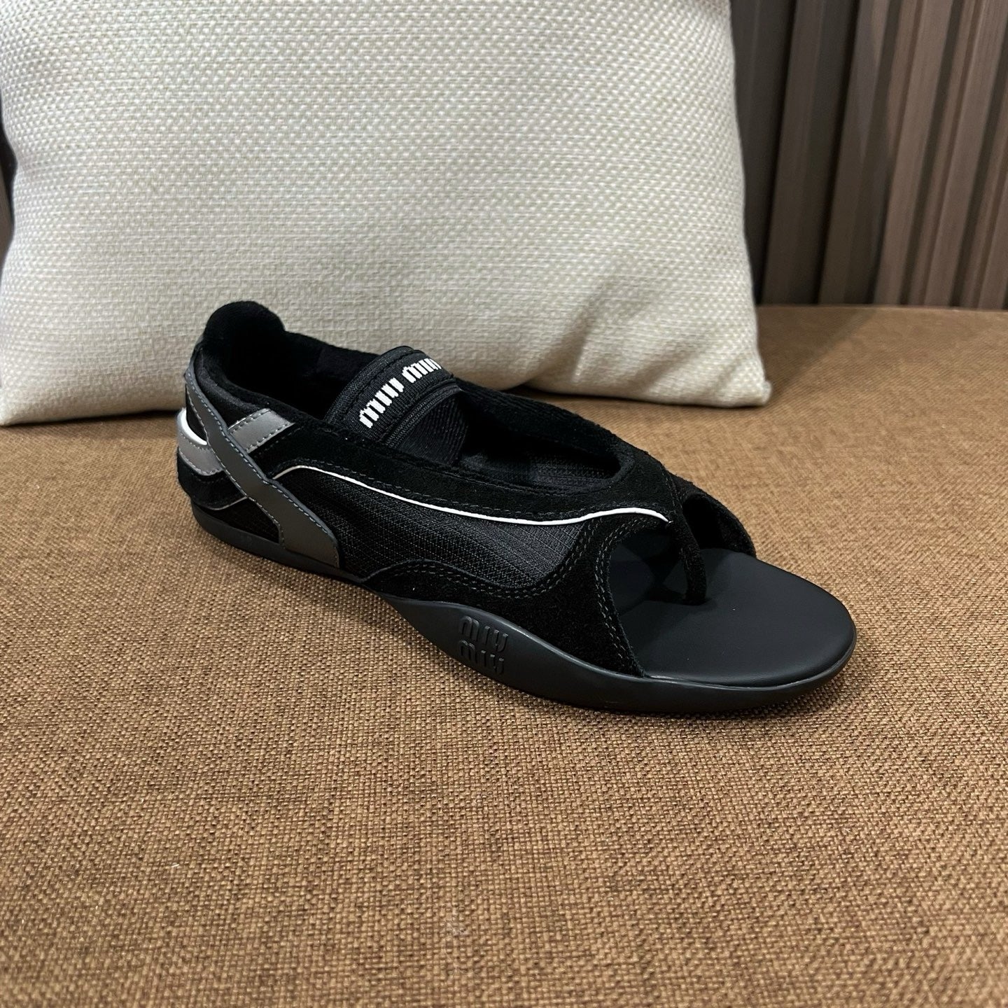 미우미우 김나지움 통 발레리나