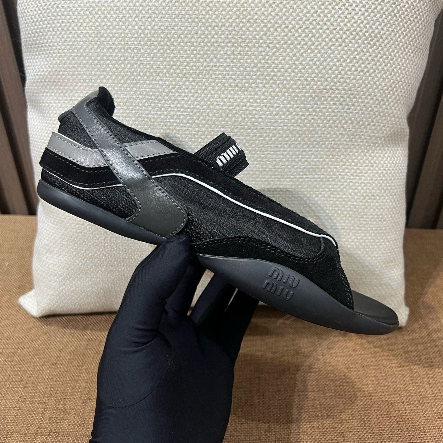 미우미우 김나지움 통 발레리나