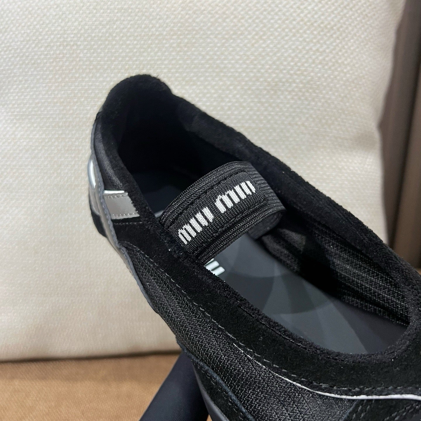 미우미우 김나지움 통 발레리나