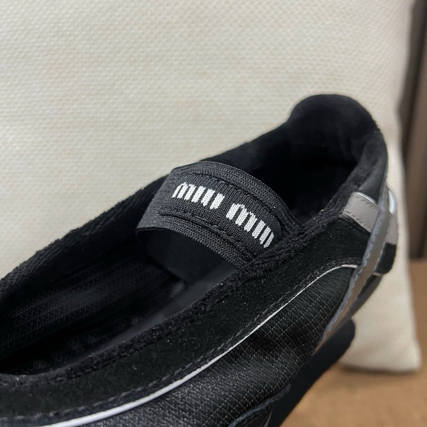 미우미우 김나지움 통 발레리나