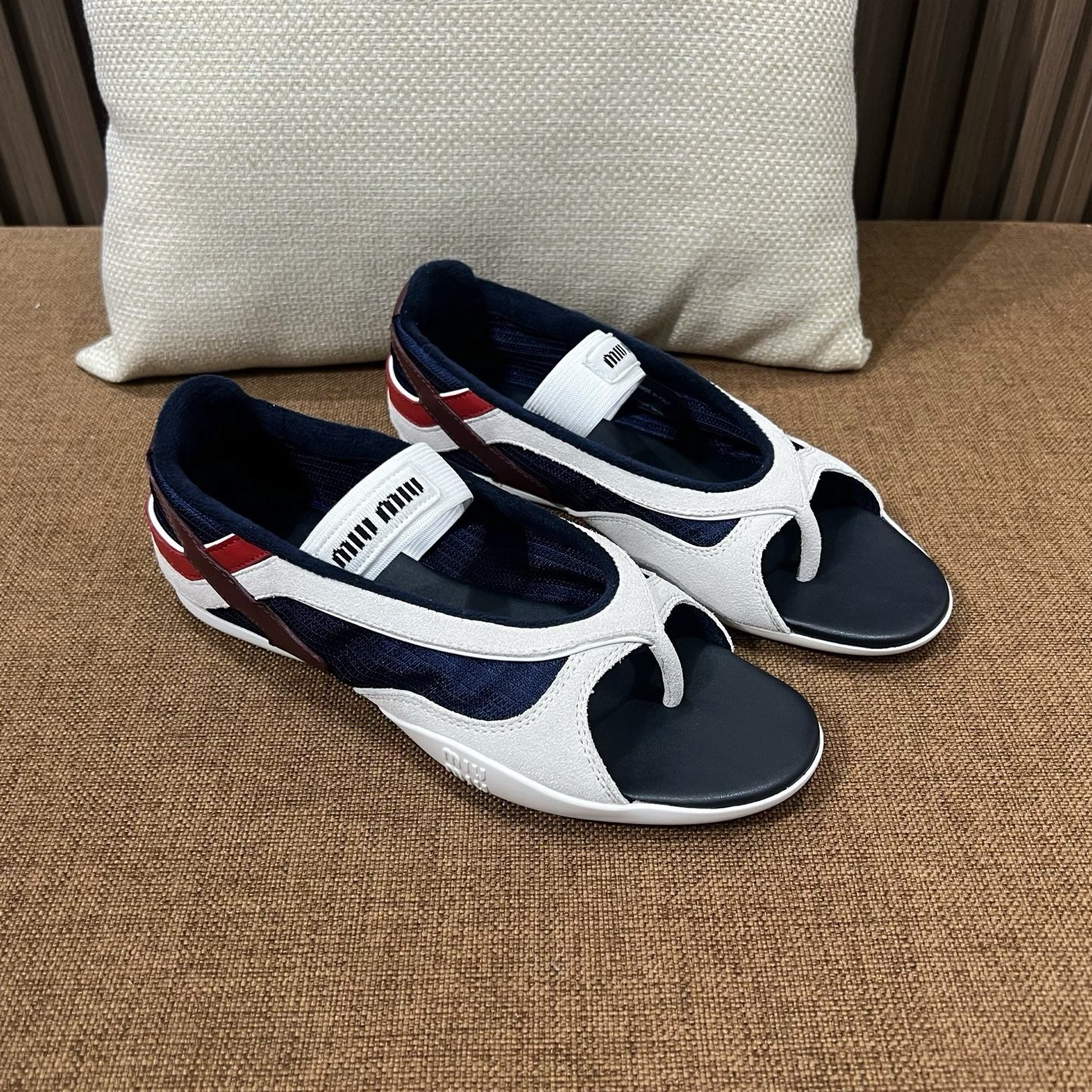 미우미우 김나지움 통 발레리나