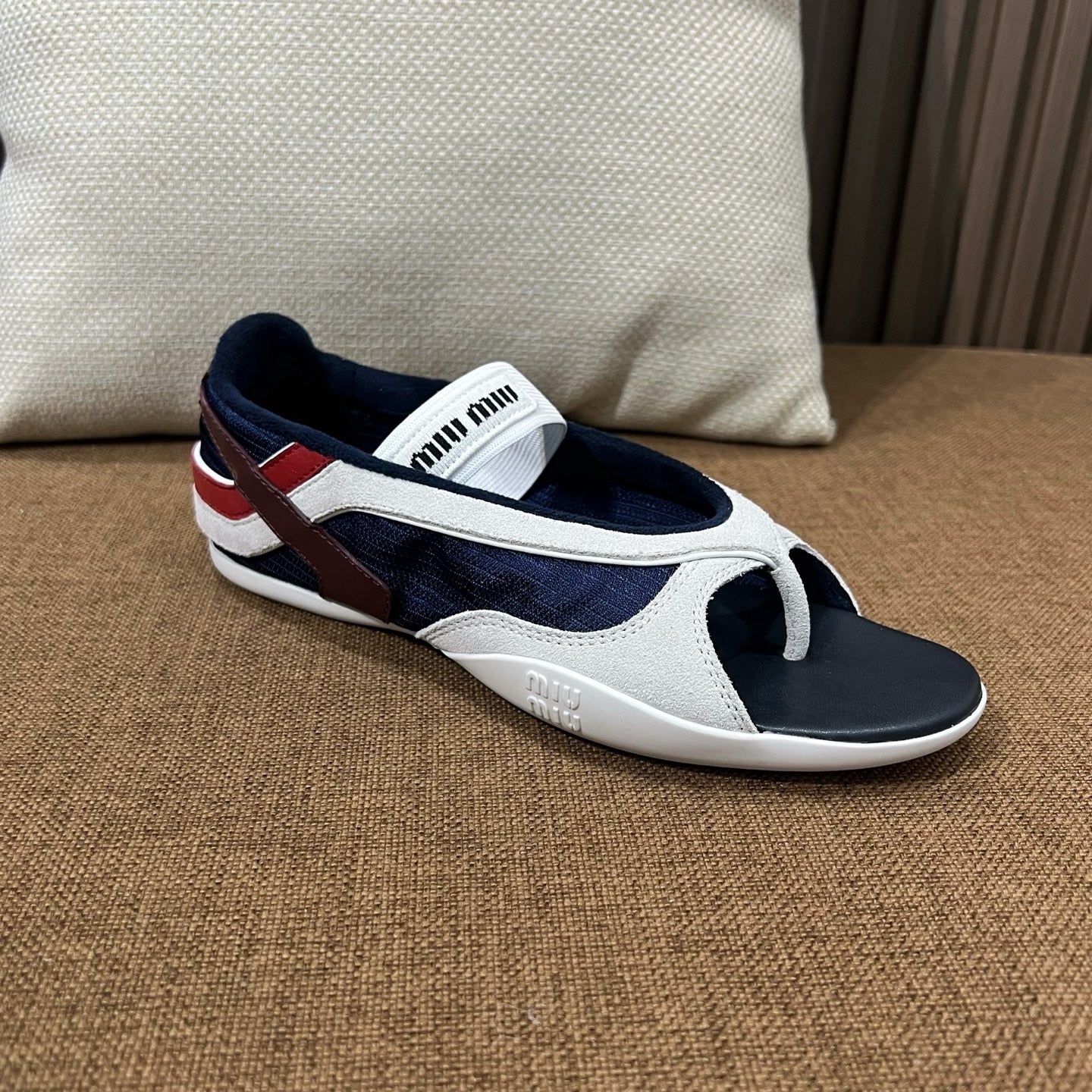 미우미우 김나지움 통 발레리나