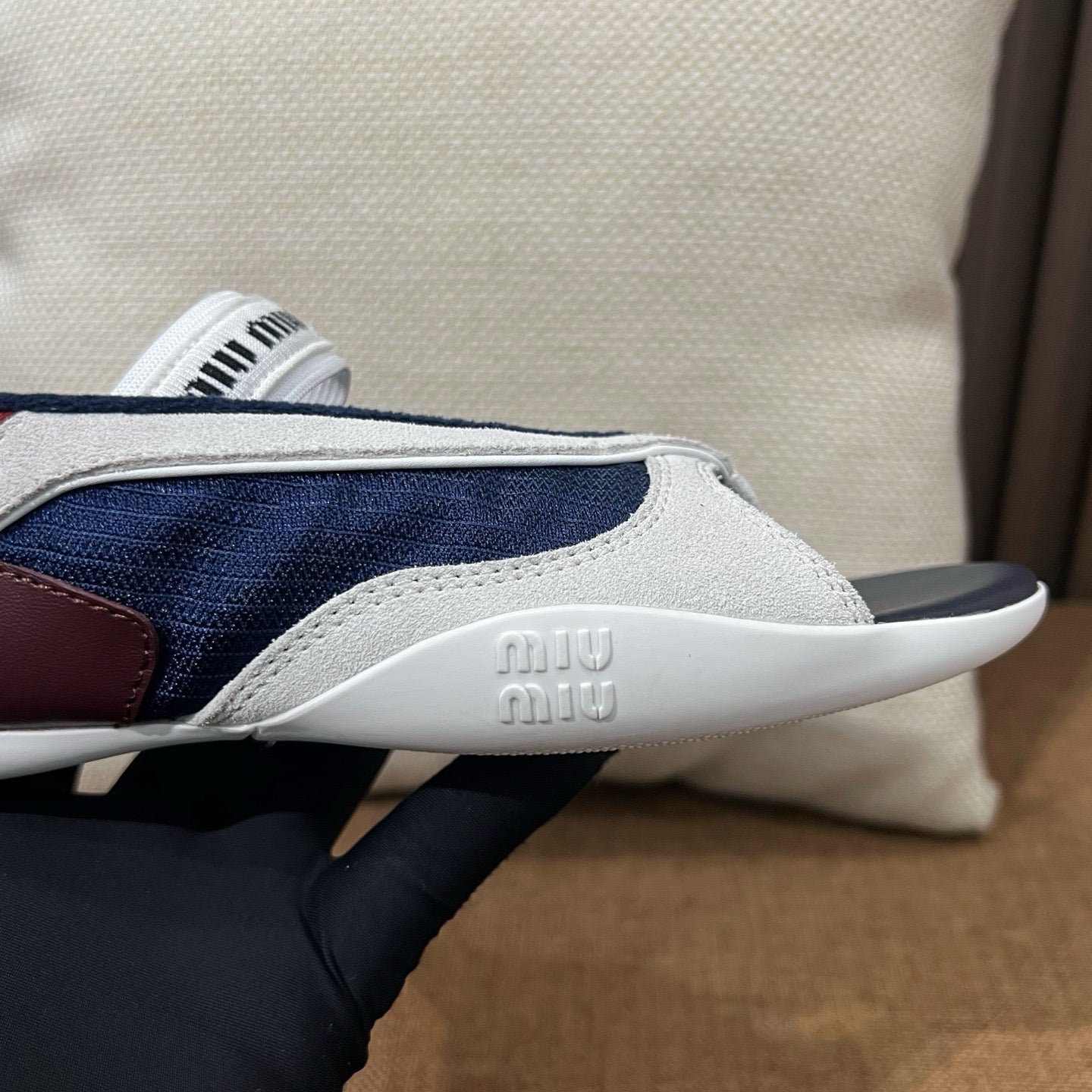 미우미우 김나지움 통 발레리나