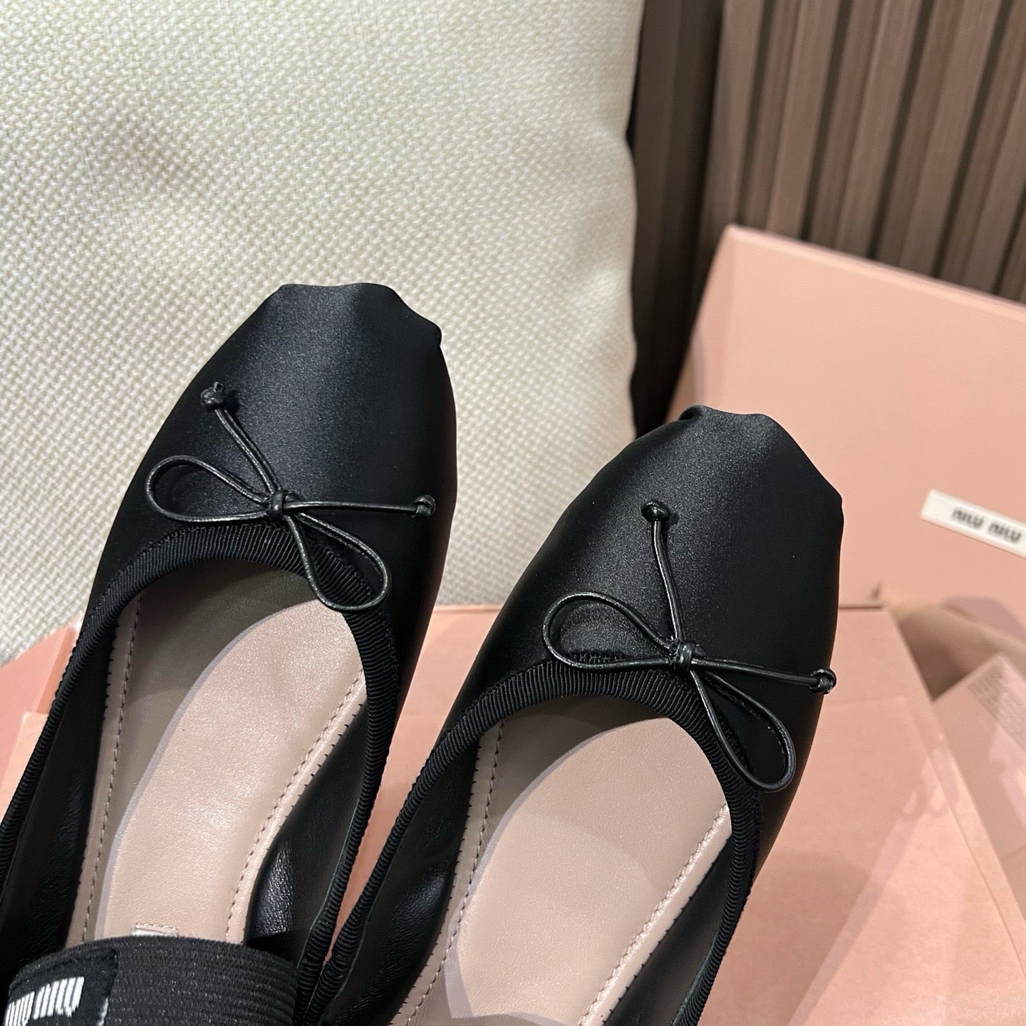 미우미우 로고 메리제인 발레리나 슈즈