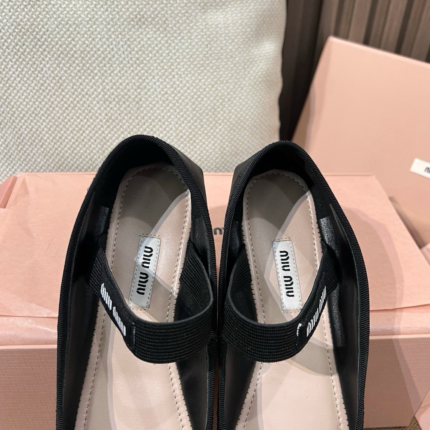 미우미우 로고 메리제인 발레리나 슈즈