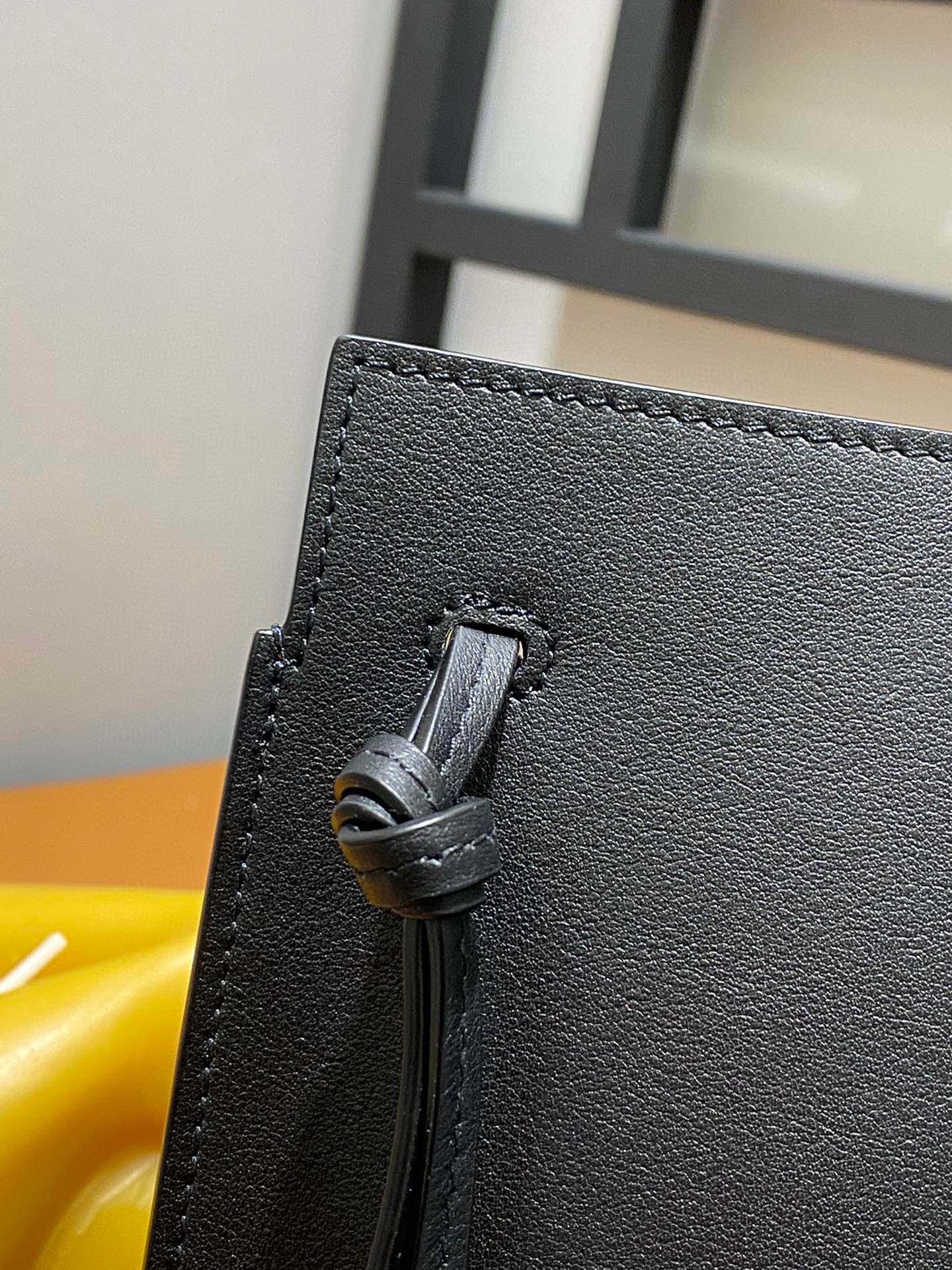로에베 다이스 포켓백