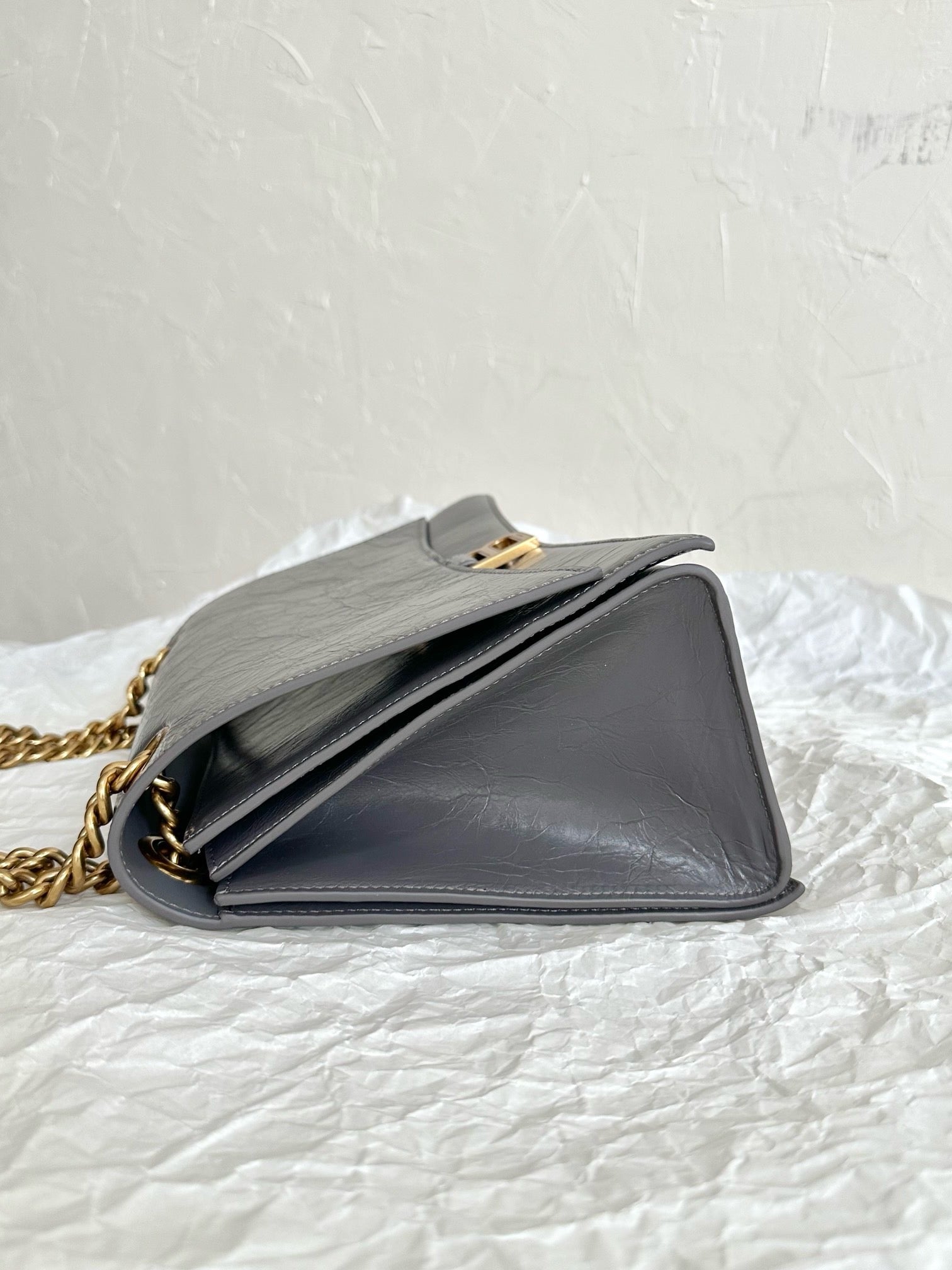 발렌시아가 크러쉬 체인 숄더백 미디움