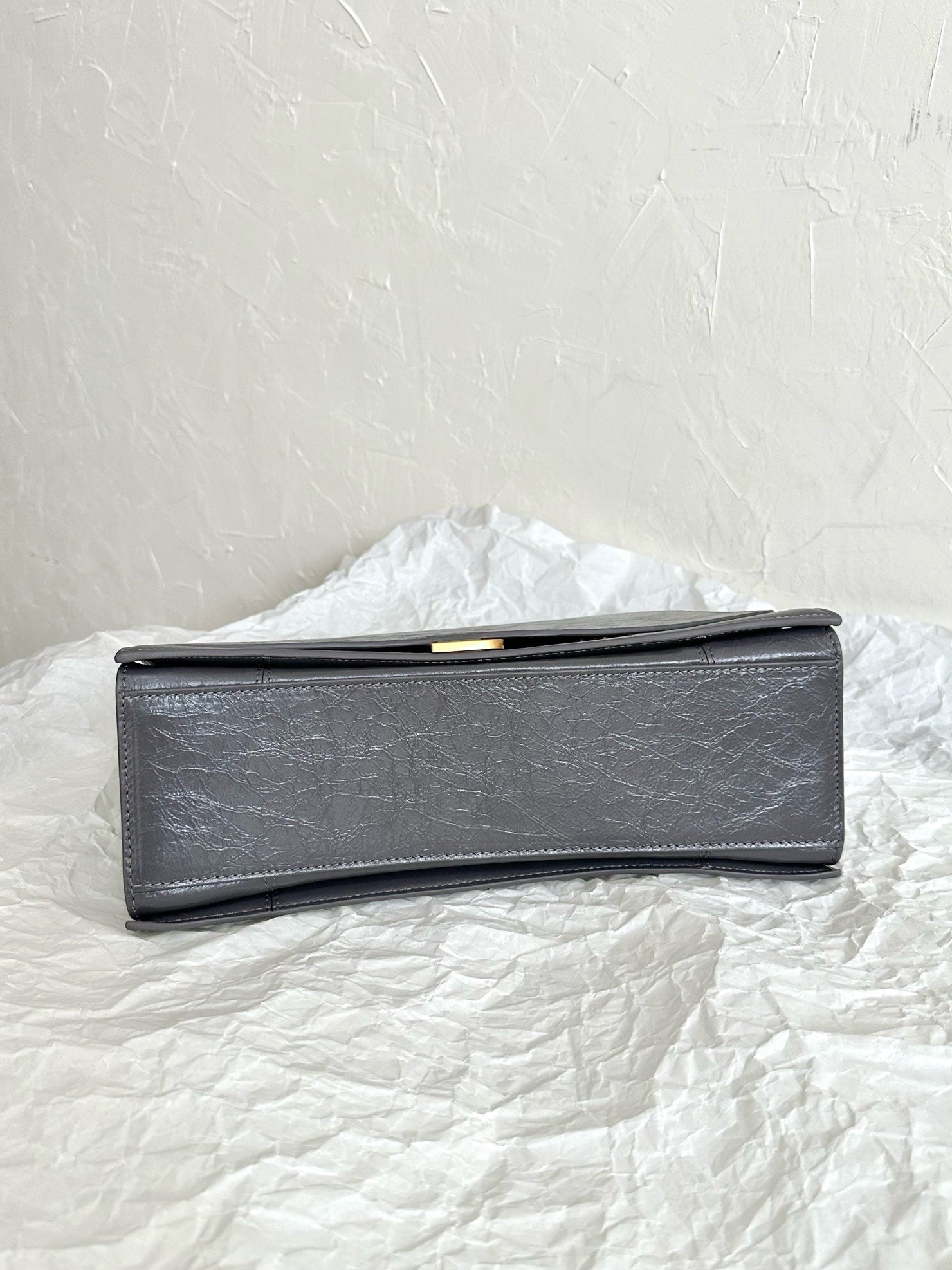 발렌시아가 크러쉬 체인 숄더백 미디움