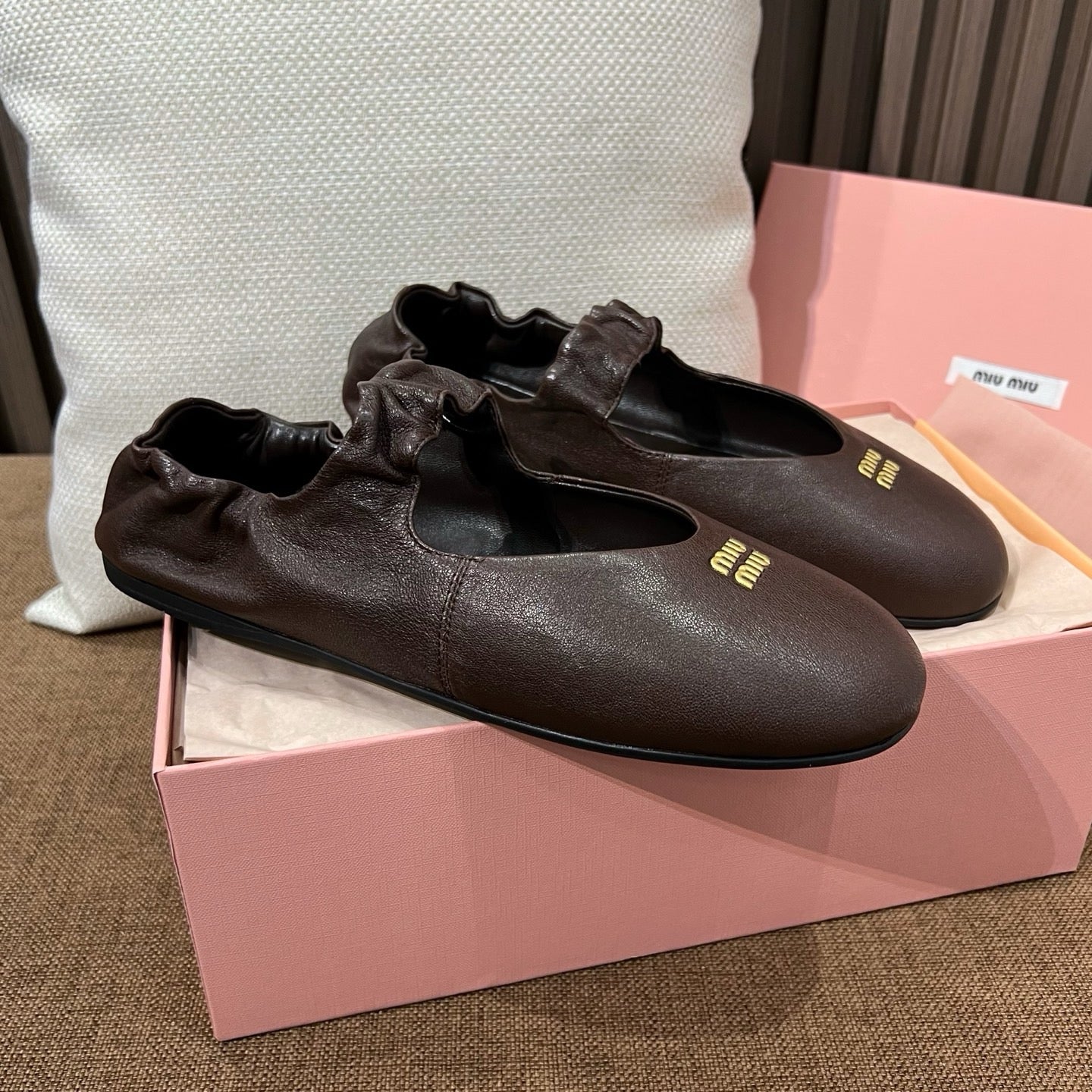 미우미우 루슈 나파 가죽 발레리나