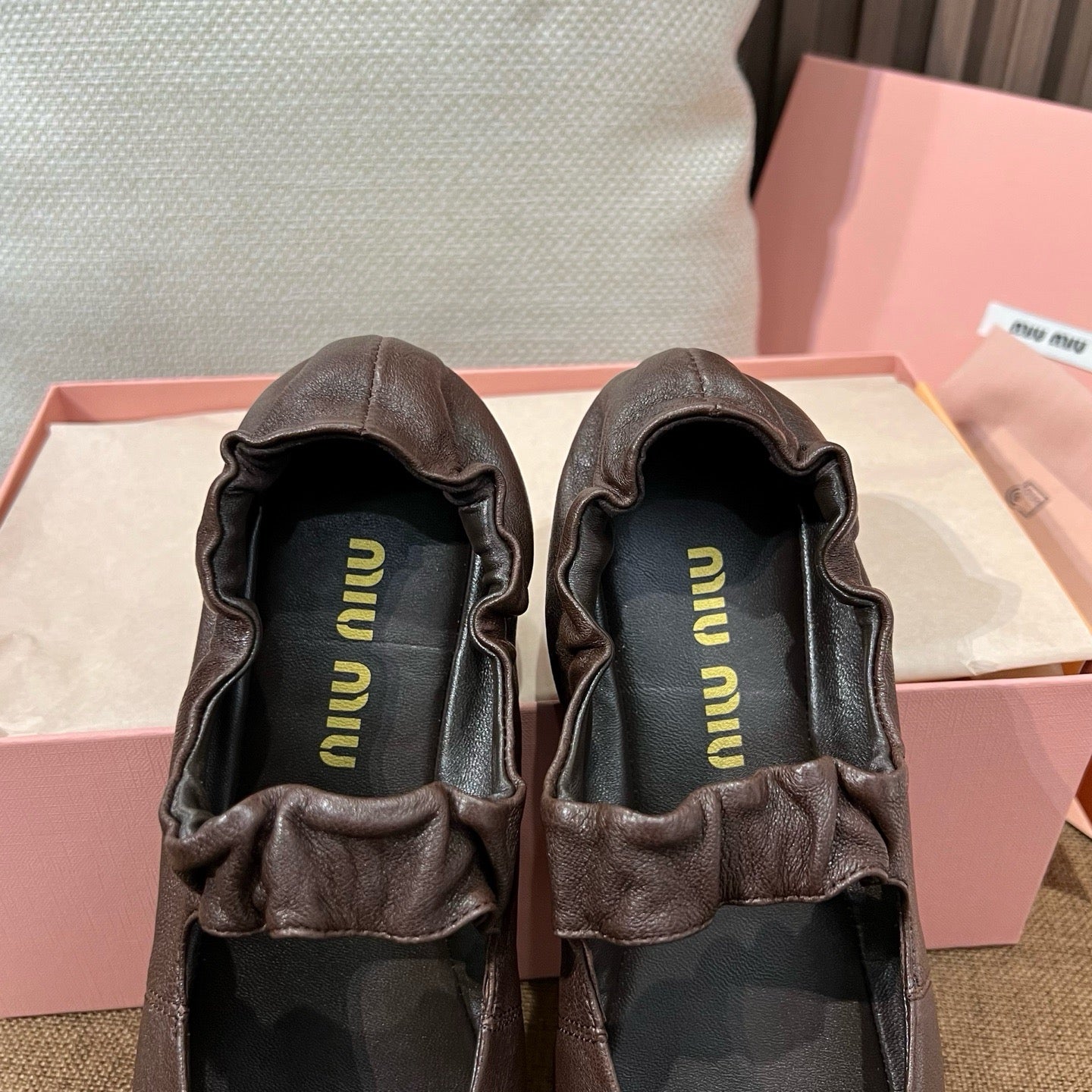 미우미우 루슈 나파 가죽 발레리나