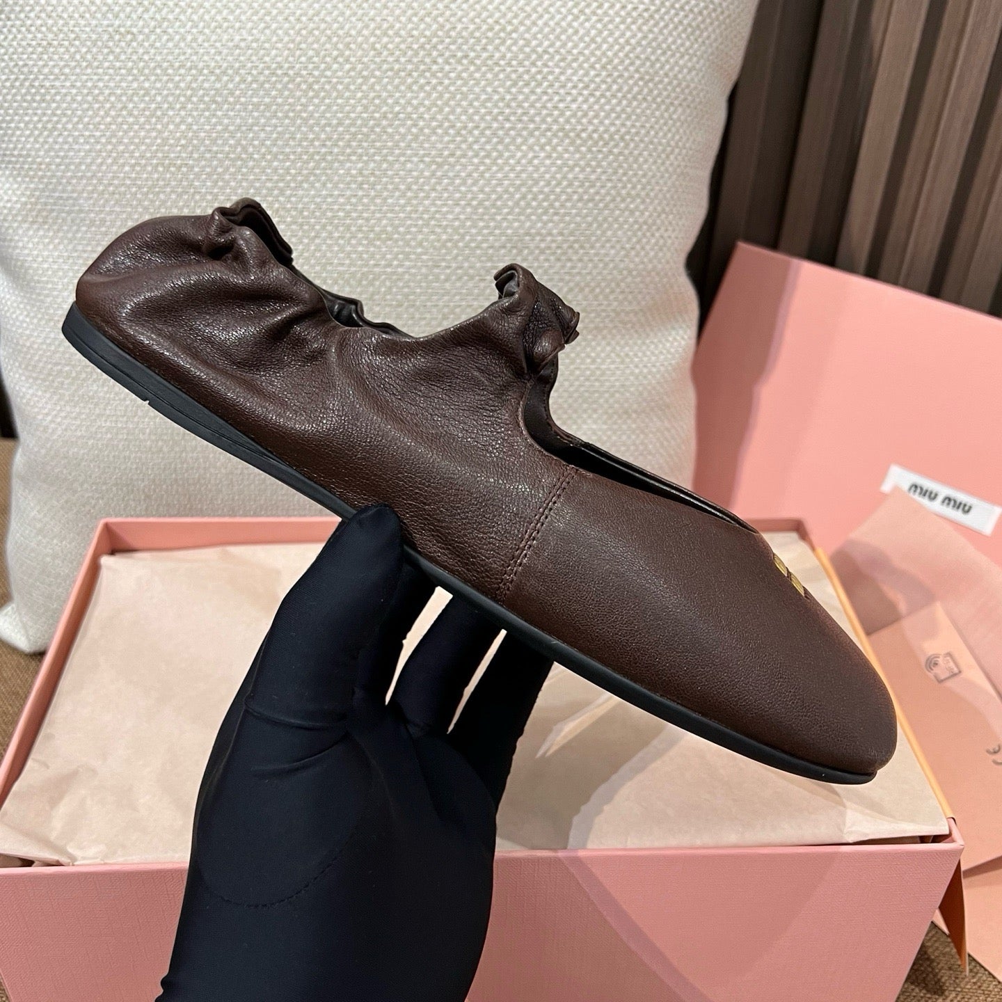 미우미우 루슈 나파 가죽 발레리나