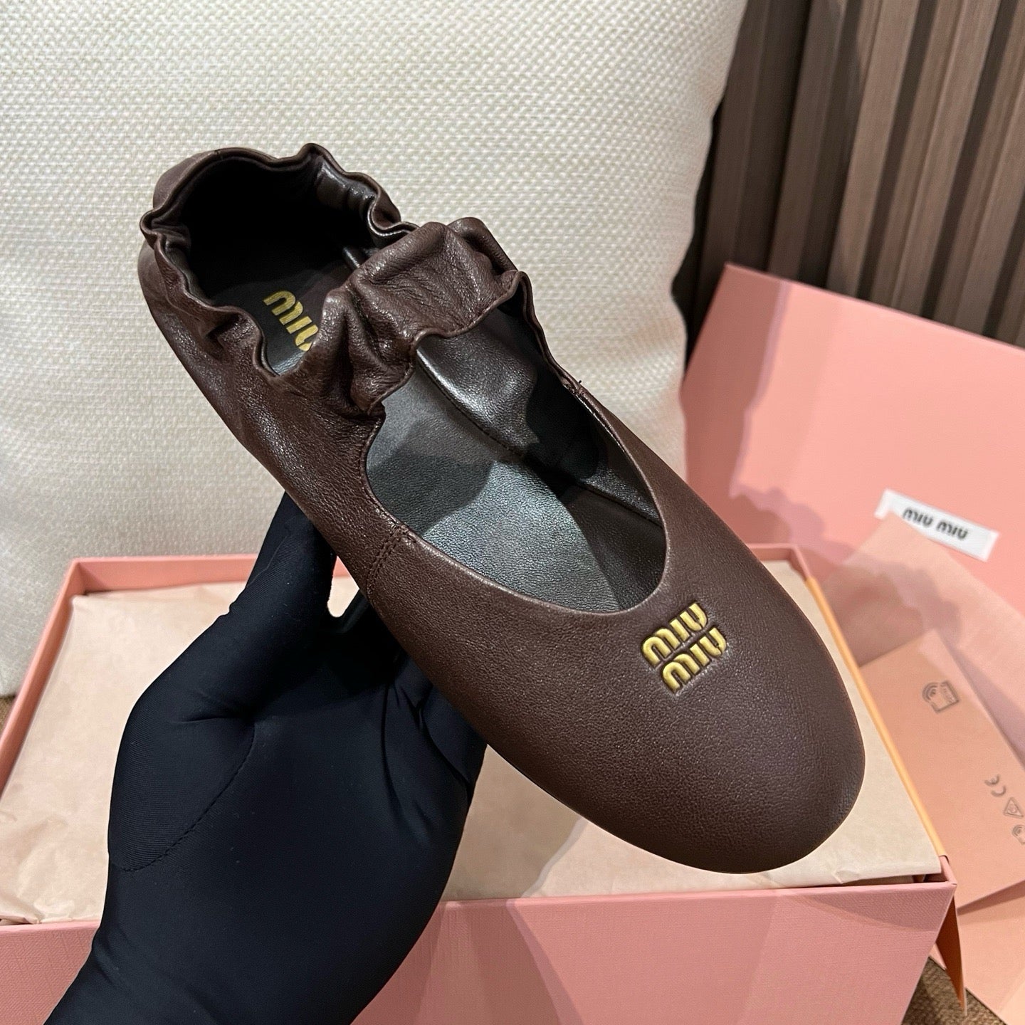 미우미우 루슈 나파 가죽 발레리나