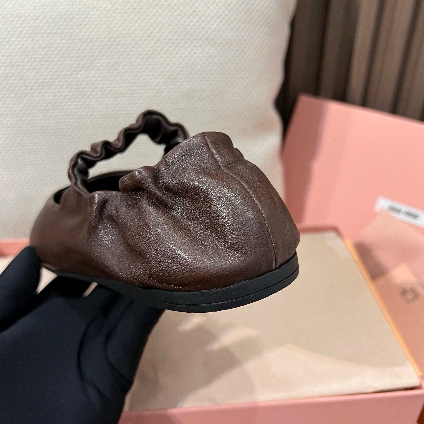 미우미우 루슈 나파 가죽 발레리나