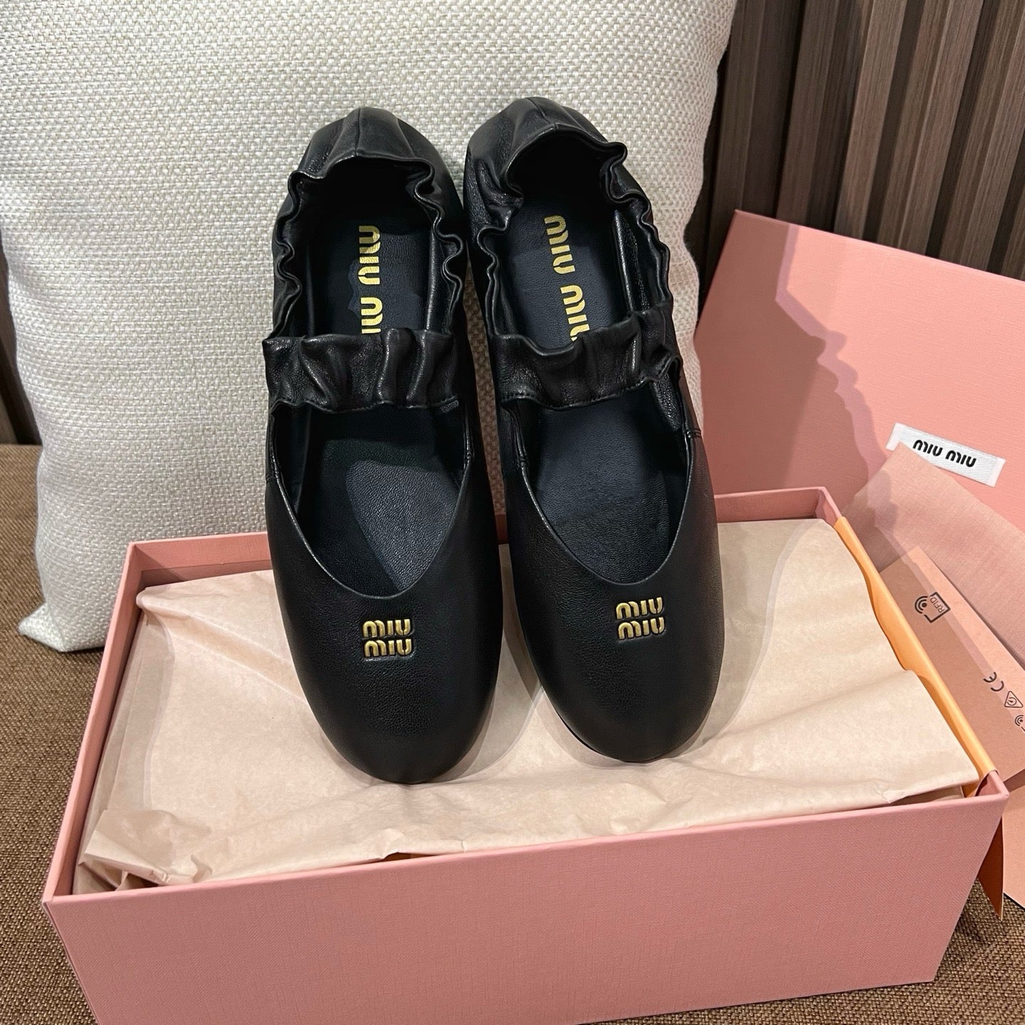 미우미우 루슈 나파 가죽 발레리나