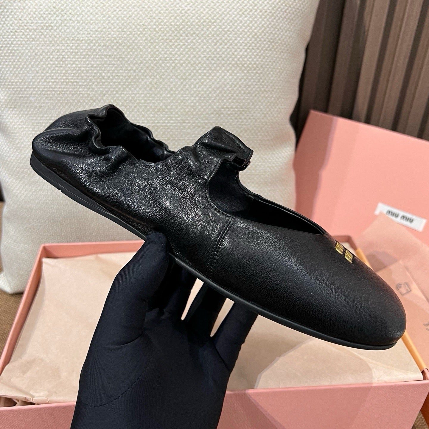 미우미우 루슈 나파 가죽 발레리나