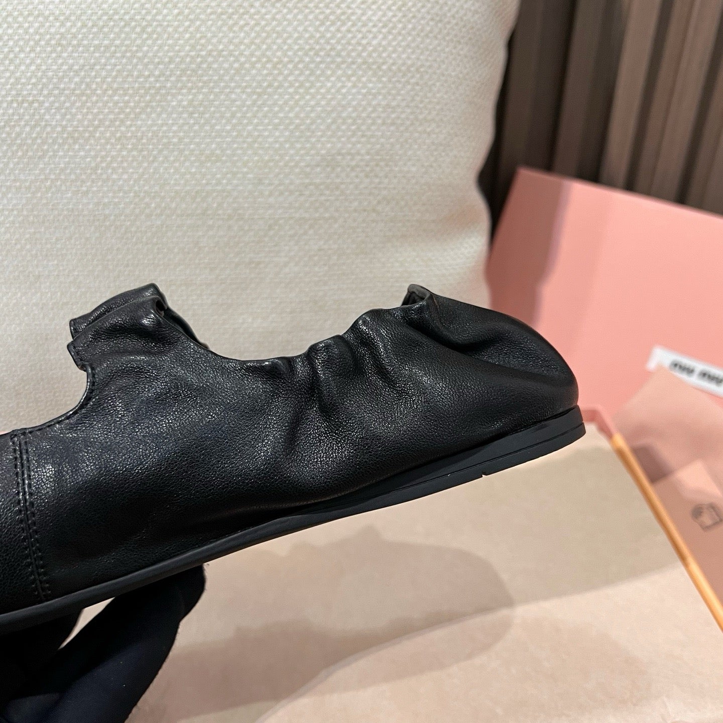 미우미우 루슈 나파 가죽 발레리나