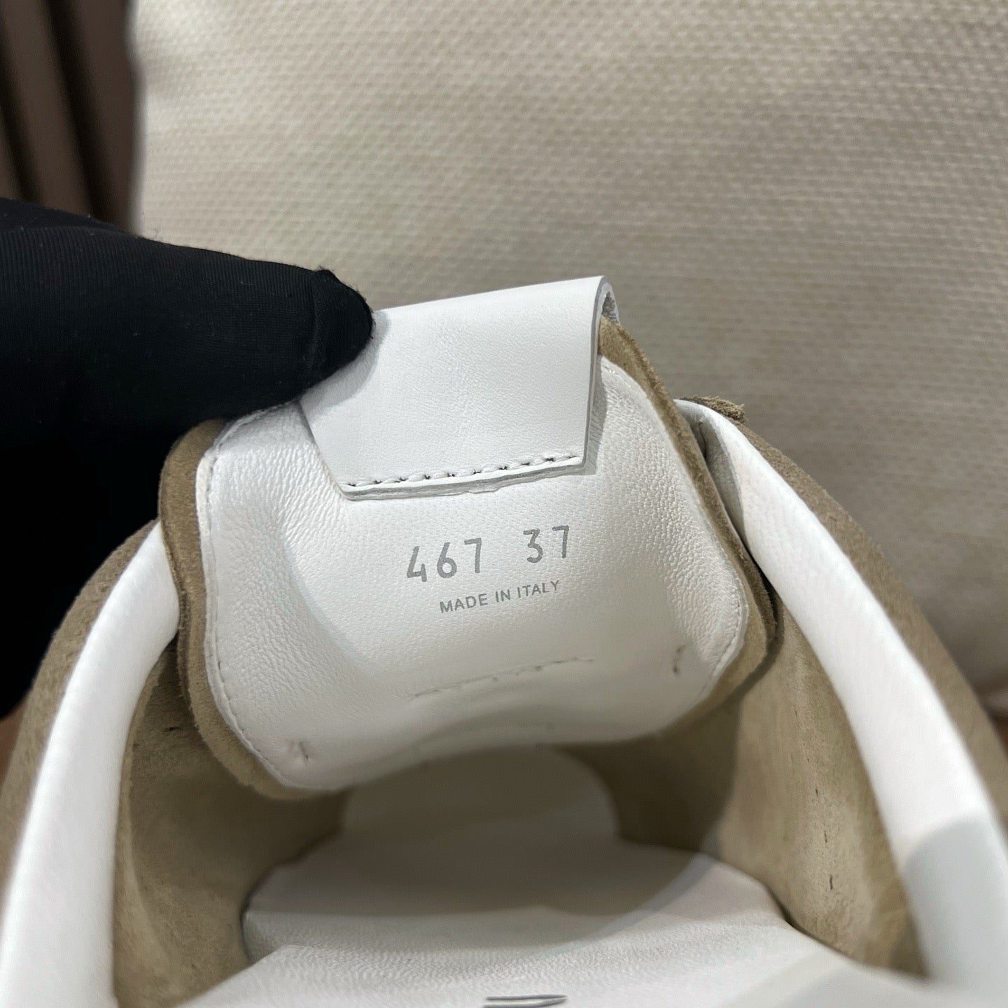 미우미우 플룸 스웨이드 뮬