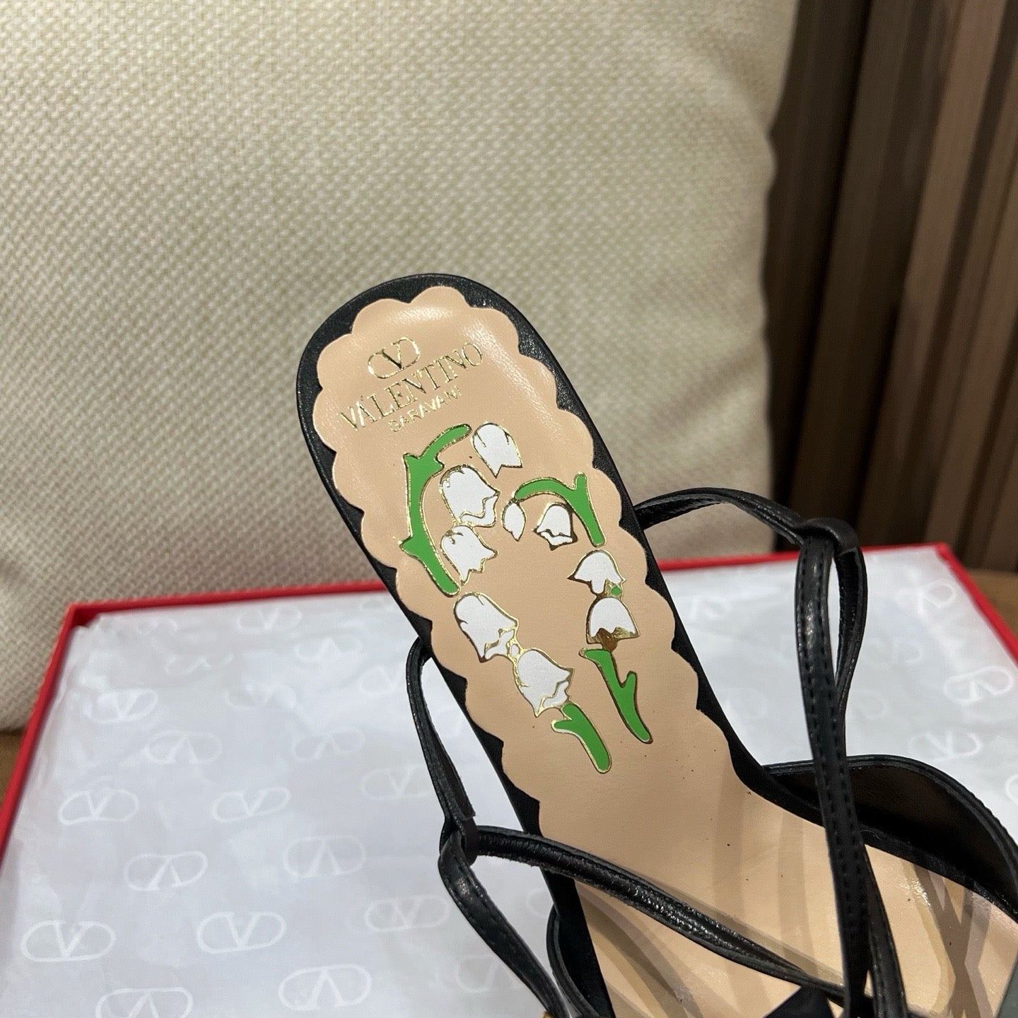 발렌티노 가라바니 슬링백