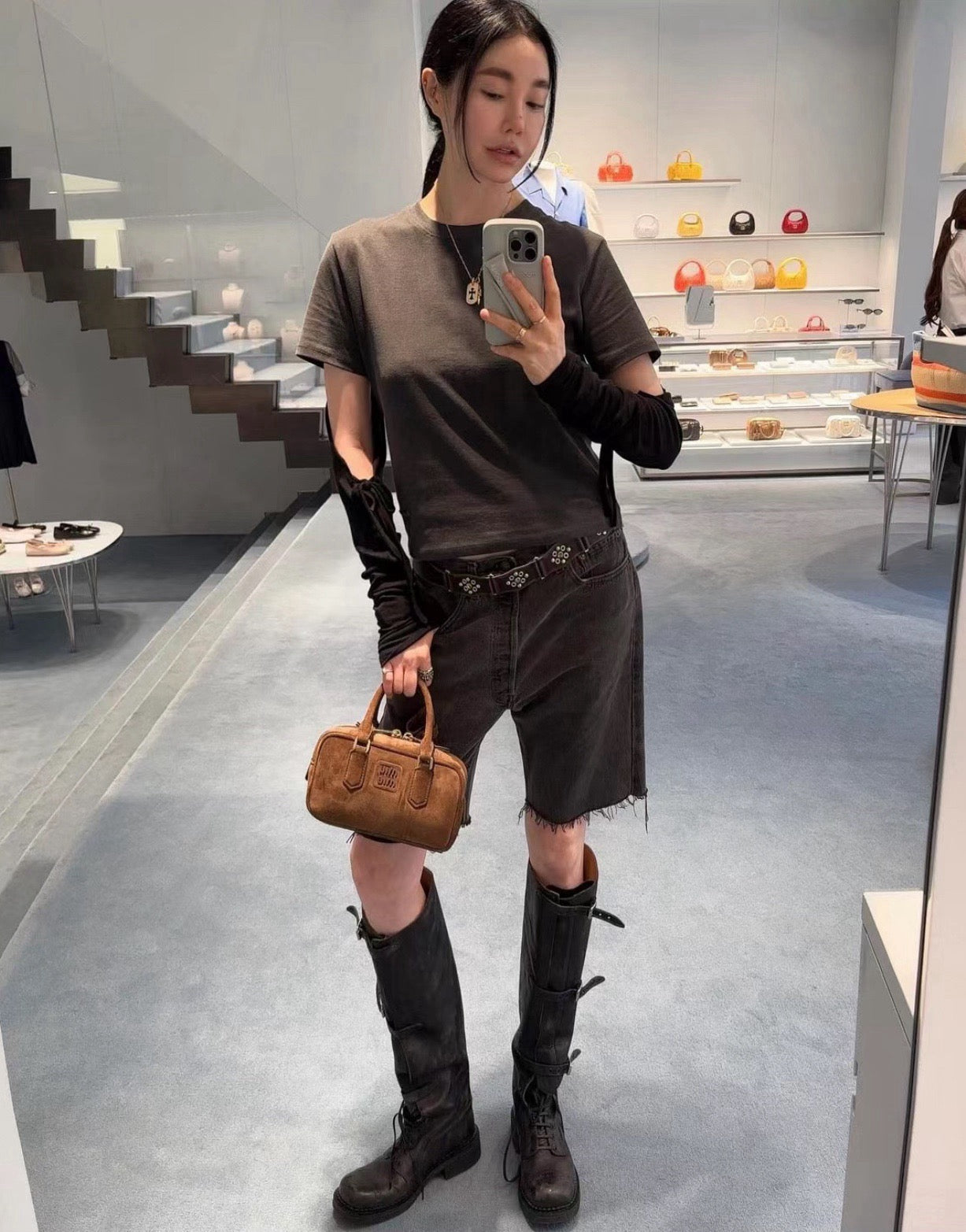 미우미우 가죽 부츠