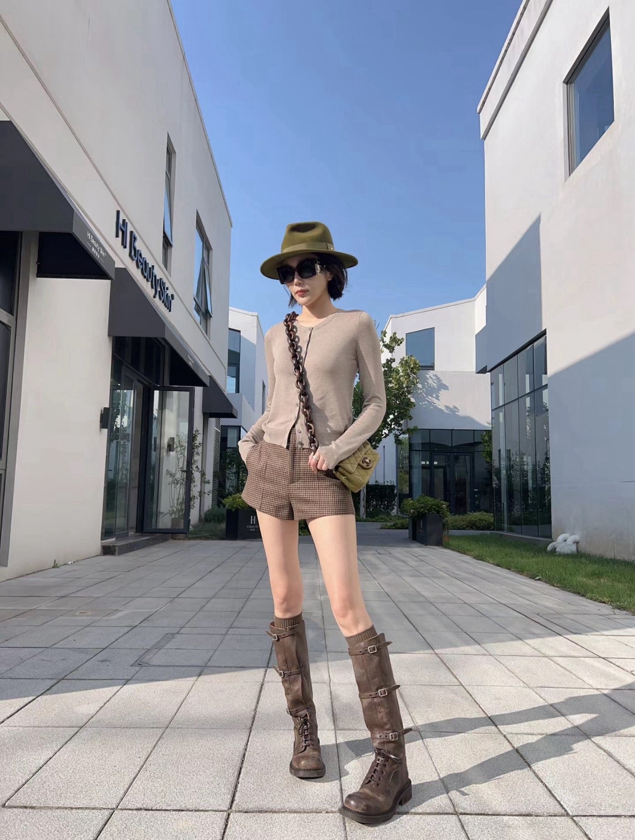 미우미우 가죽 부츠