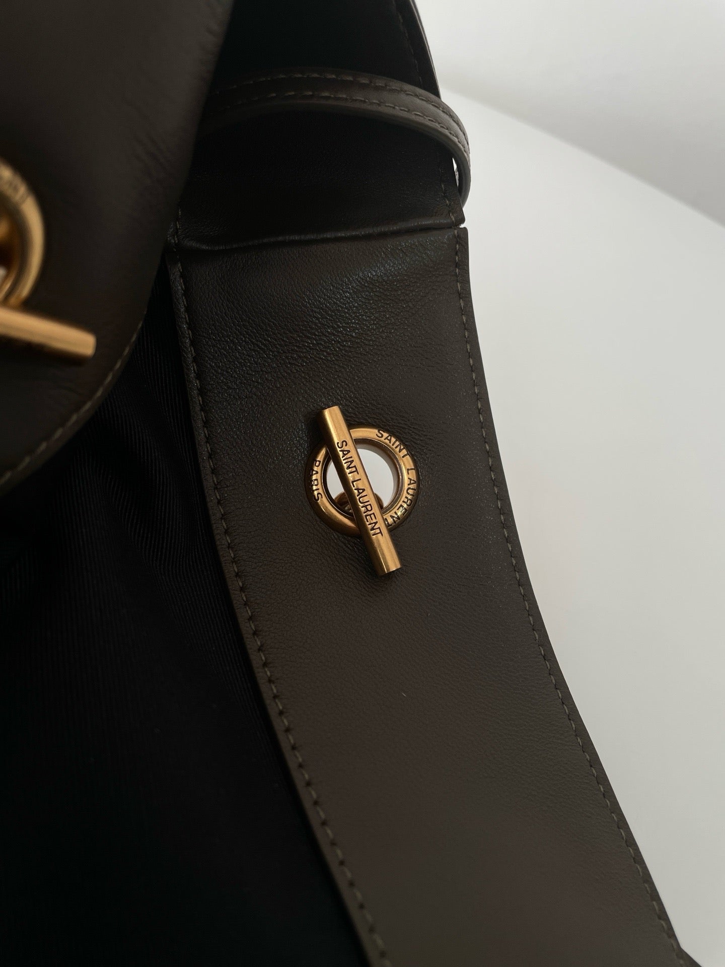 생로랑 제이미 4.3 포숑 램스킨 라지