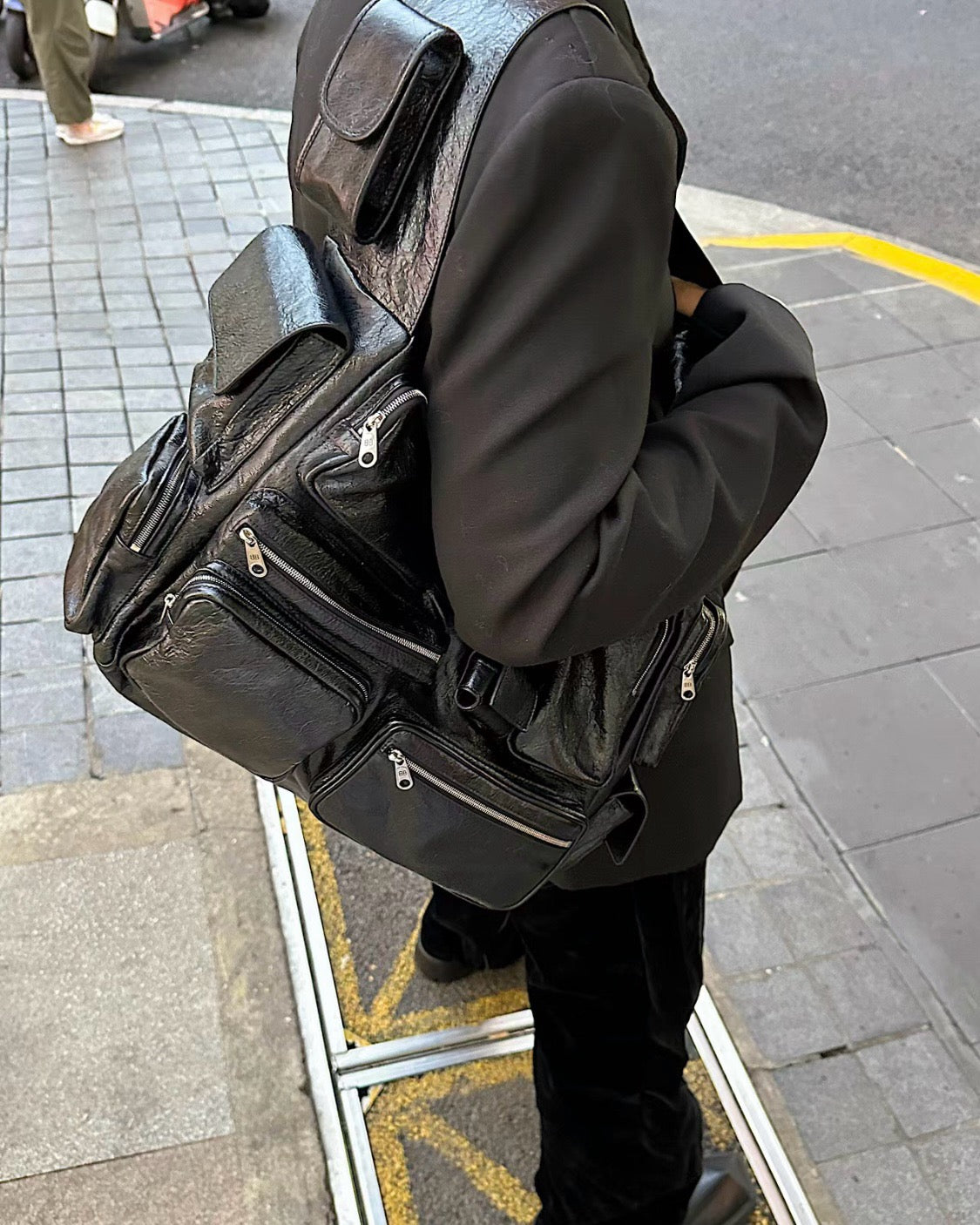 발렌시아가 수퍼비지 라지 슬링백