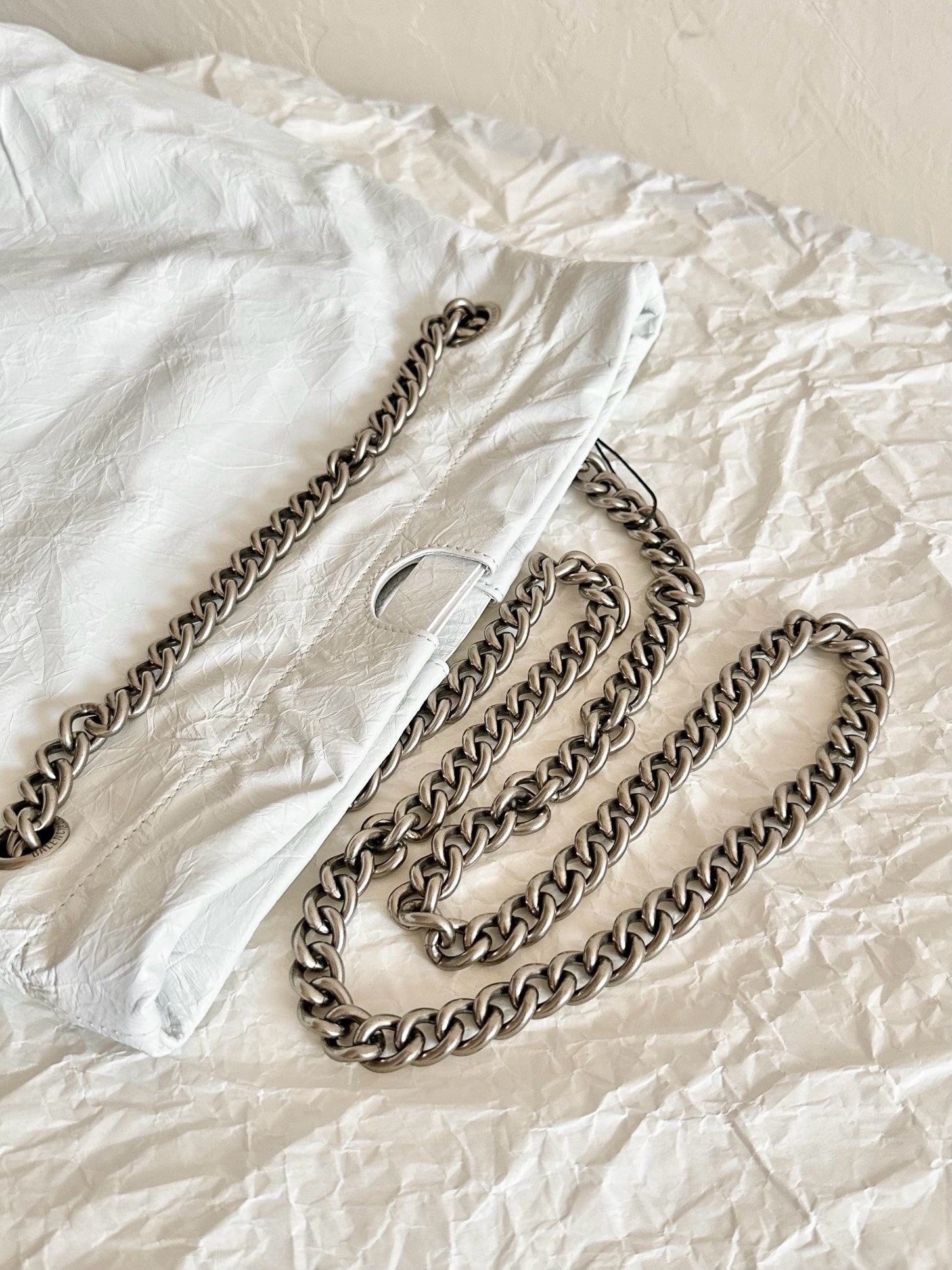 발렌시아가 크러쉬 토트백 미디움